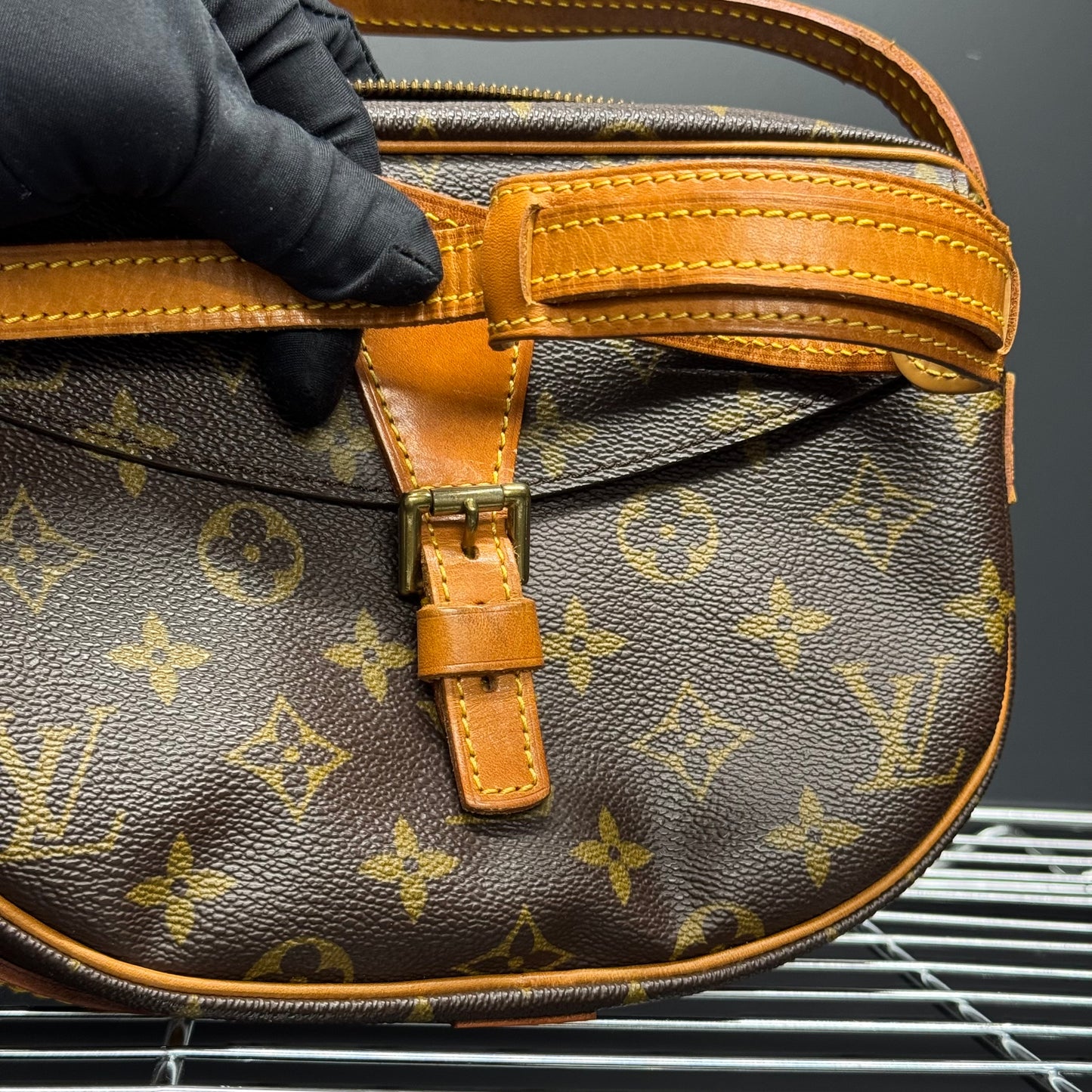 Louis Vuitton Jeune fille