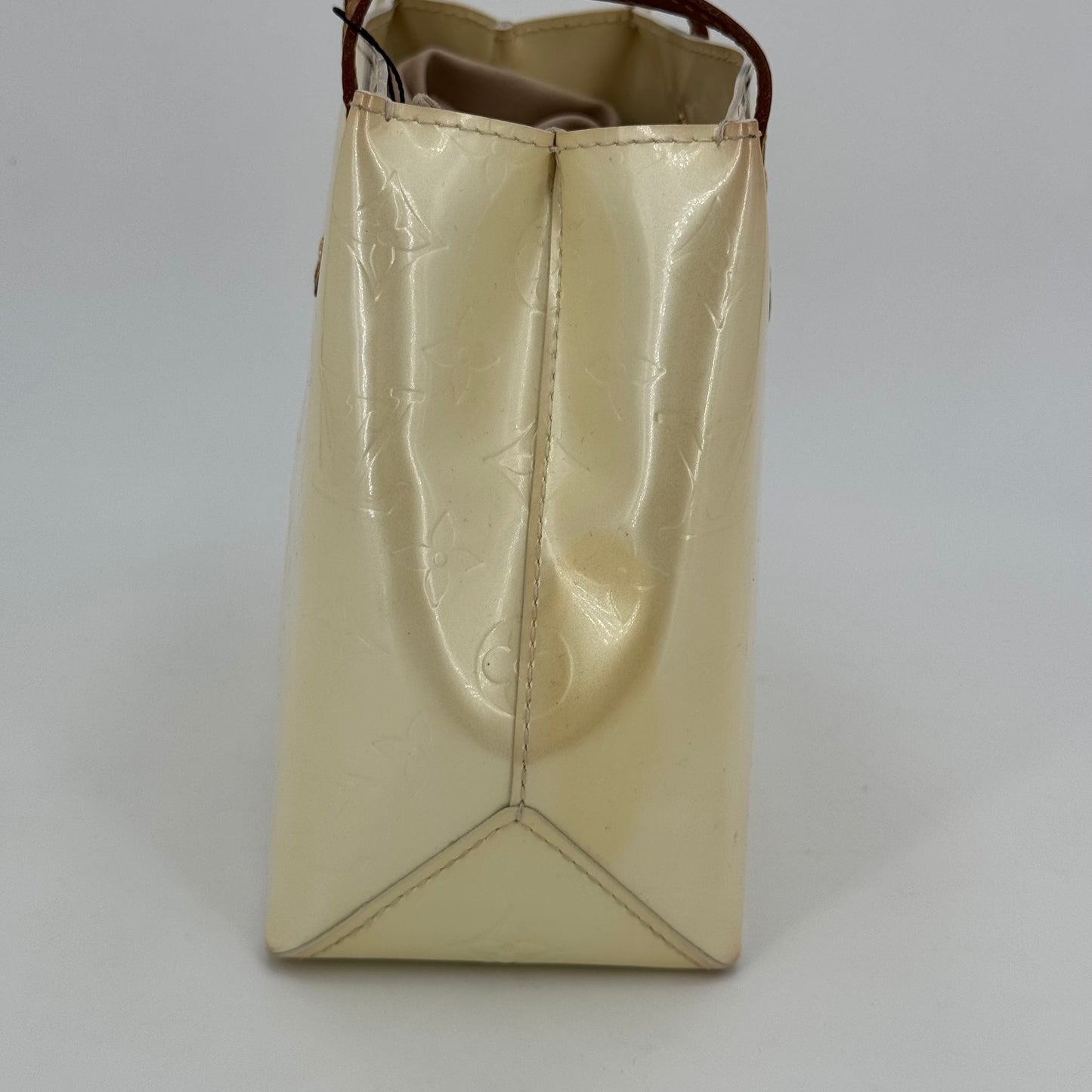 Louis Vuitton reade