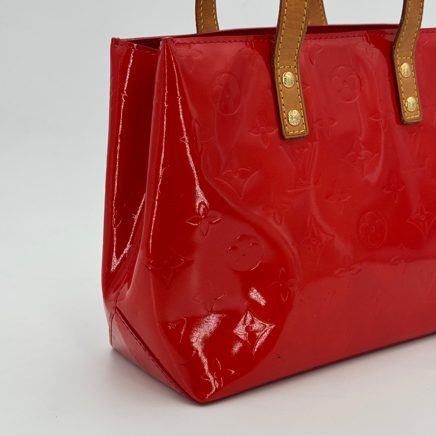 Louis Vuitton Read