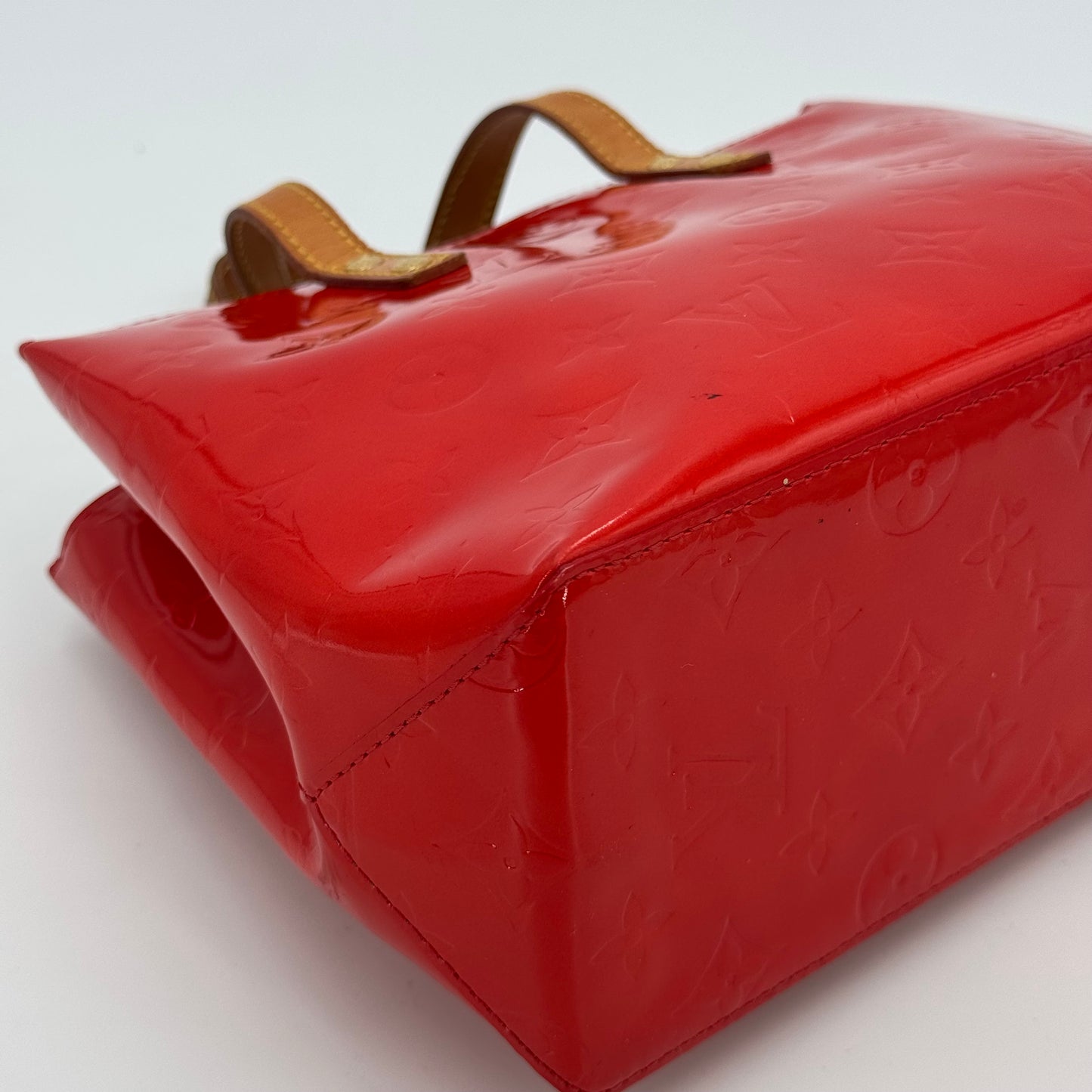 Louis Vuitton Read