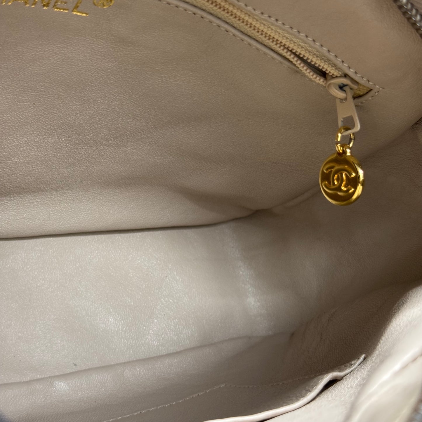Chanel Caméra Beige