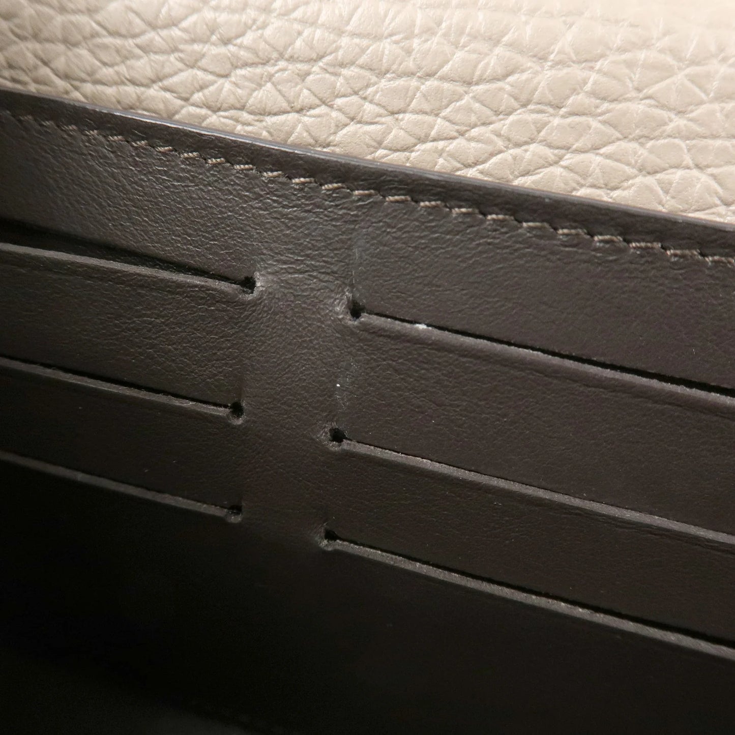 Louis Vuitton Portefeuille capucine