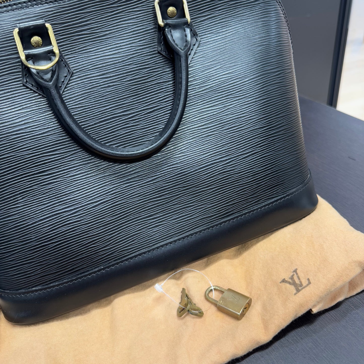 Louis Vuitton Alma