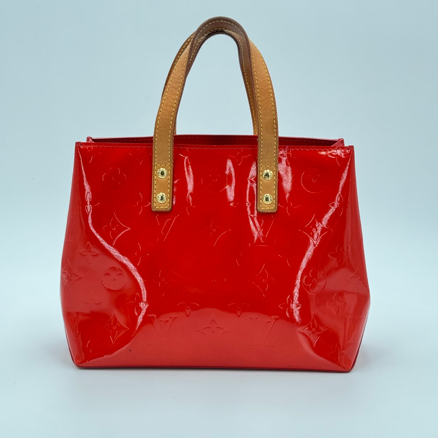 Louis Vuitton Read