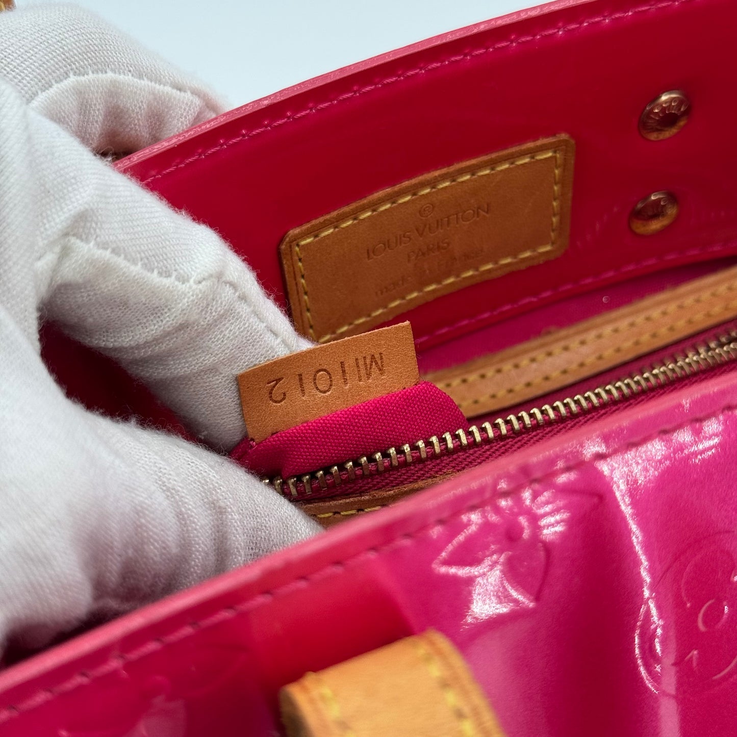 Louis Vuitton Read