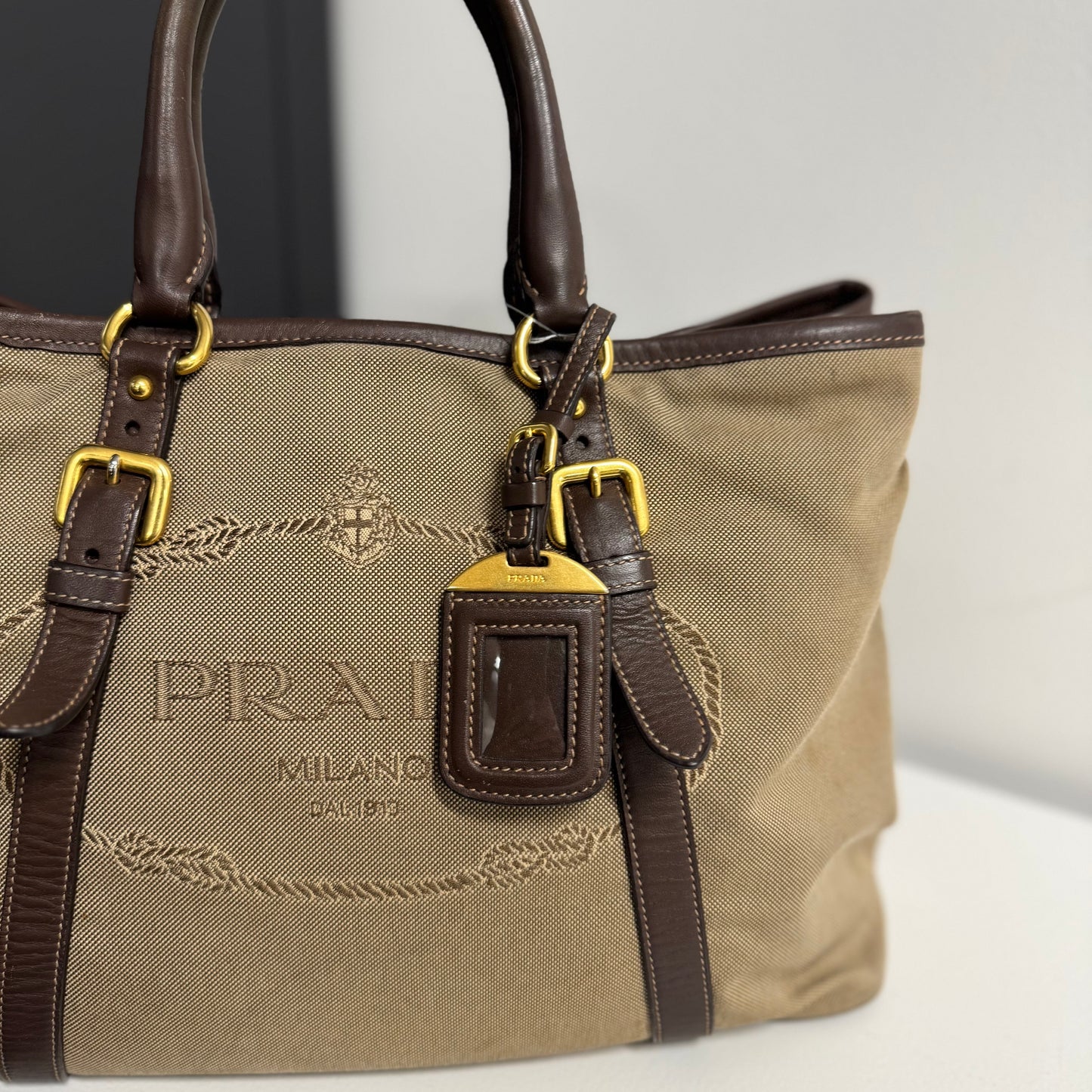 Prada shopping