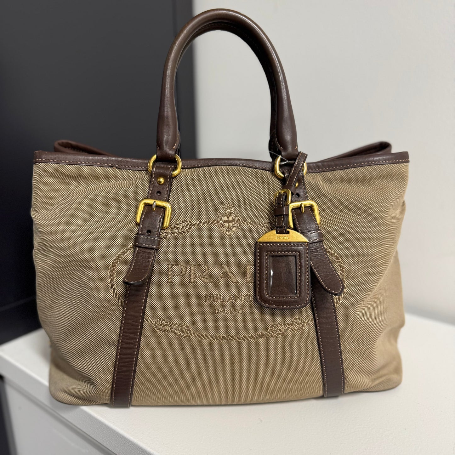 Prada shopping