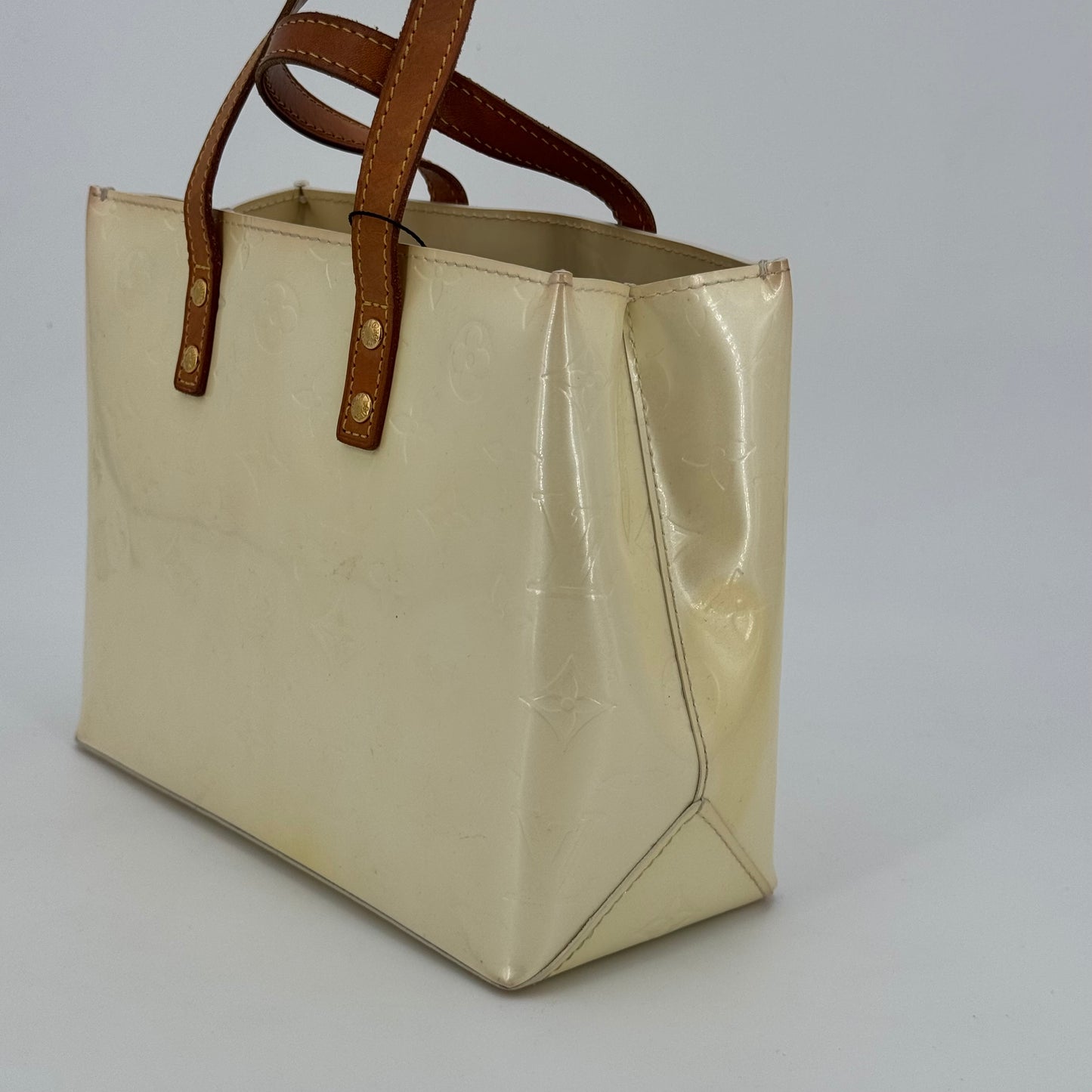 Louis Vuitton reade