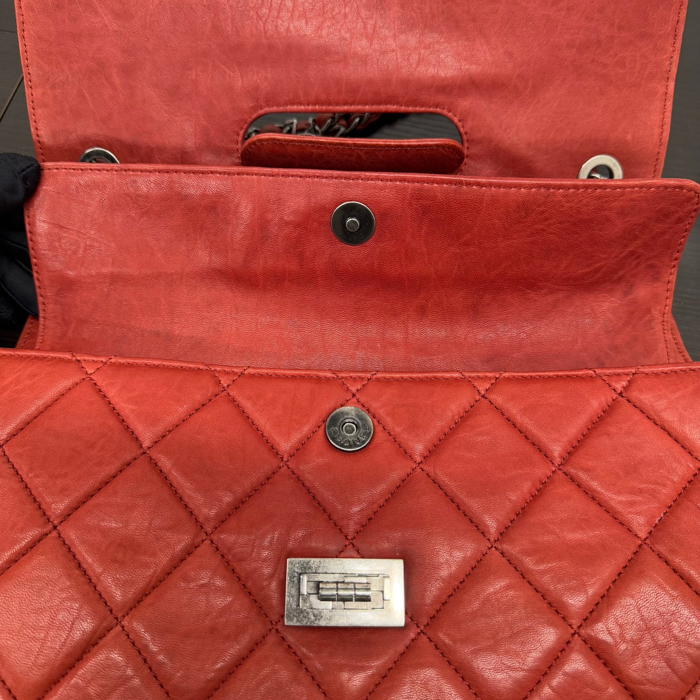 Chanel édition limitée rouge
