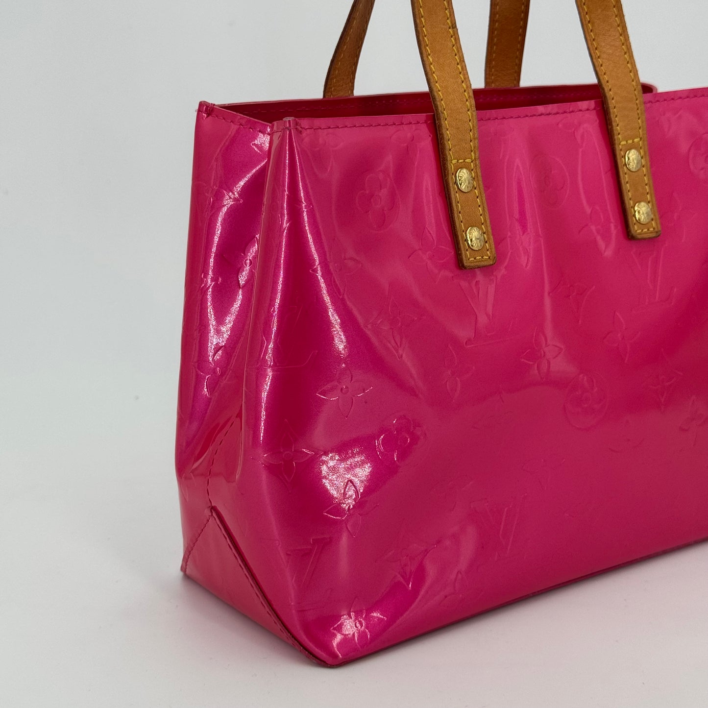 Louis Vuitton Read