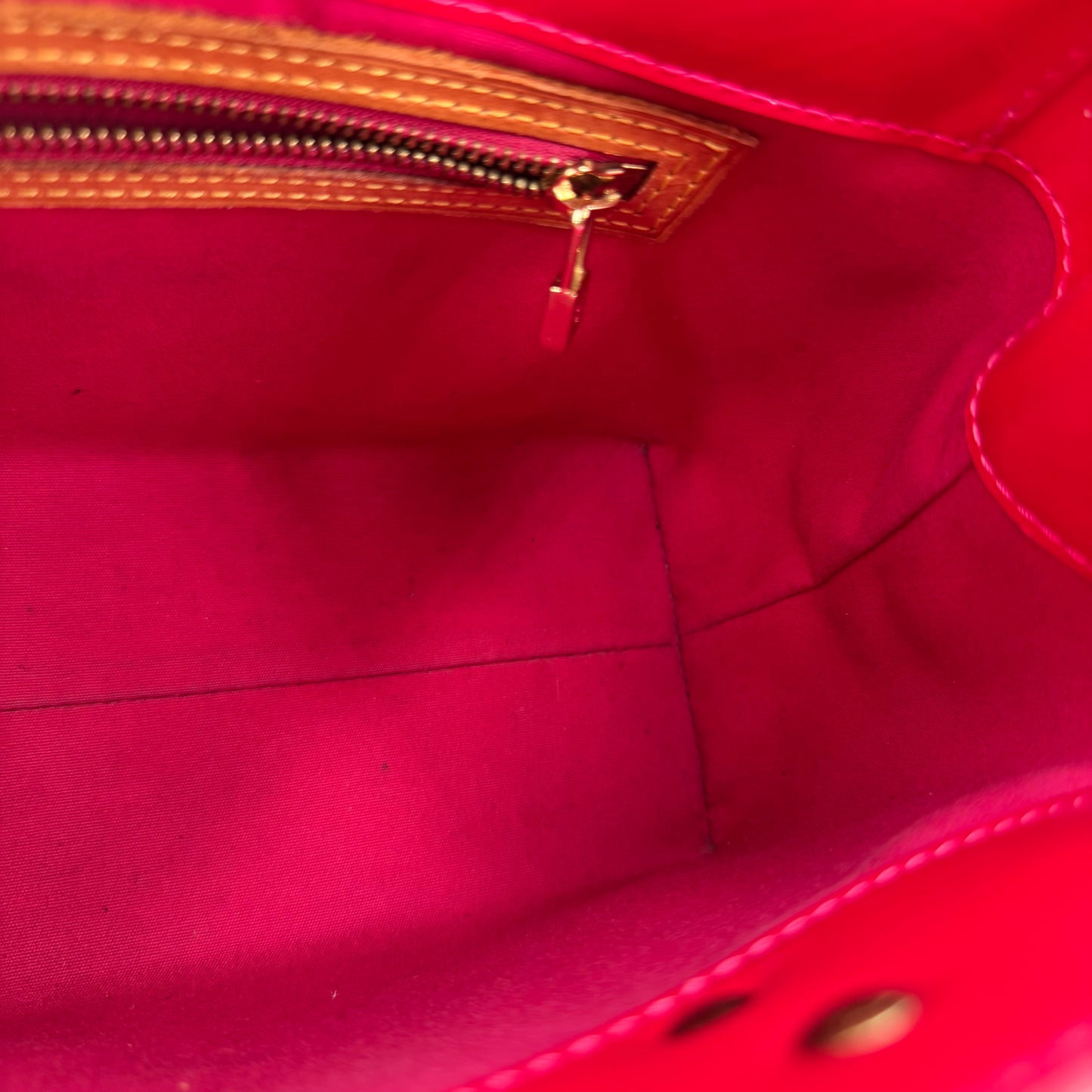 Louis Vuitton Read