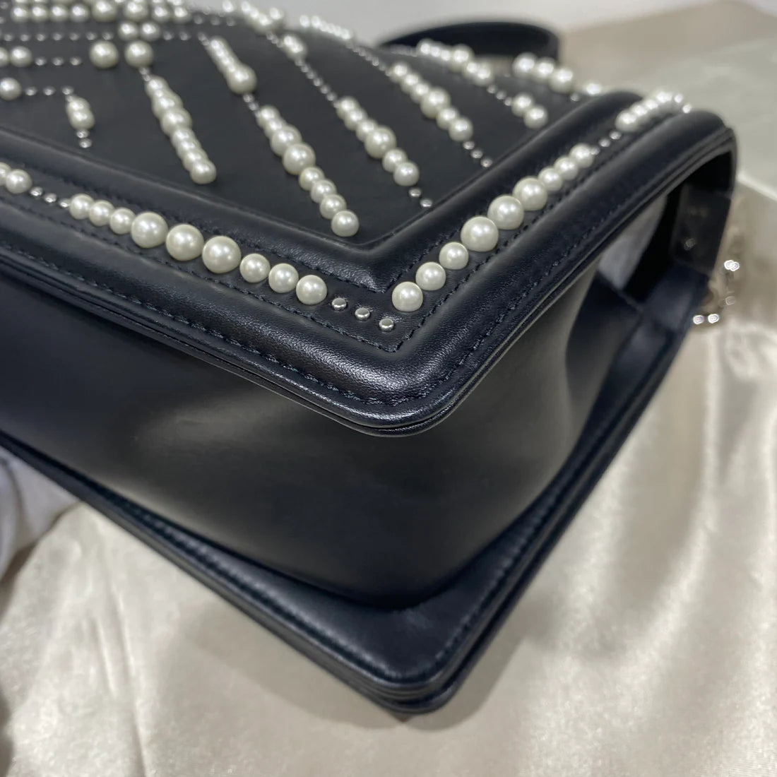 Chanel Boy perles