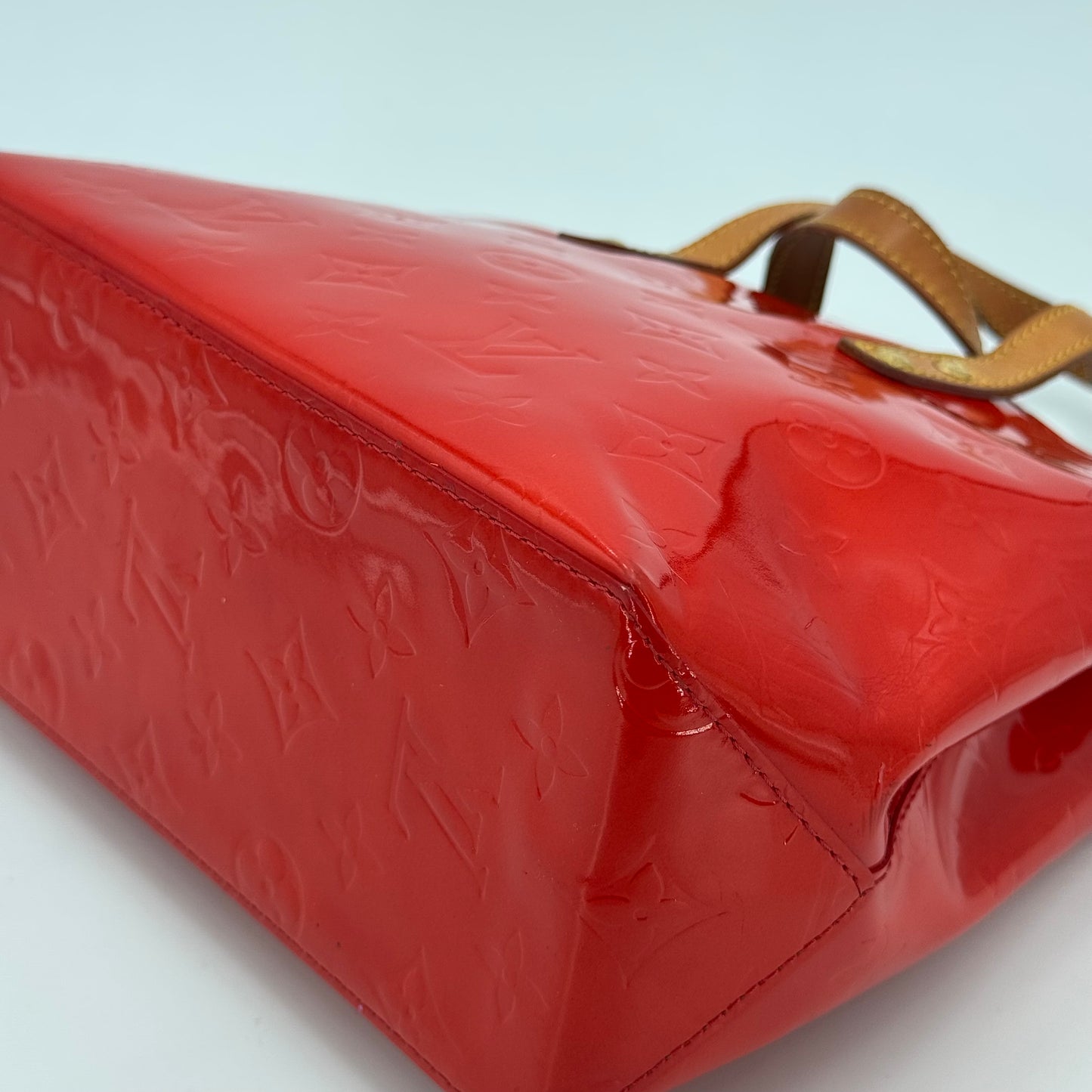 Louis Vuitton Read