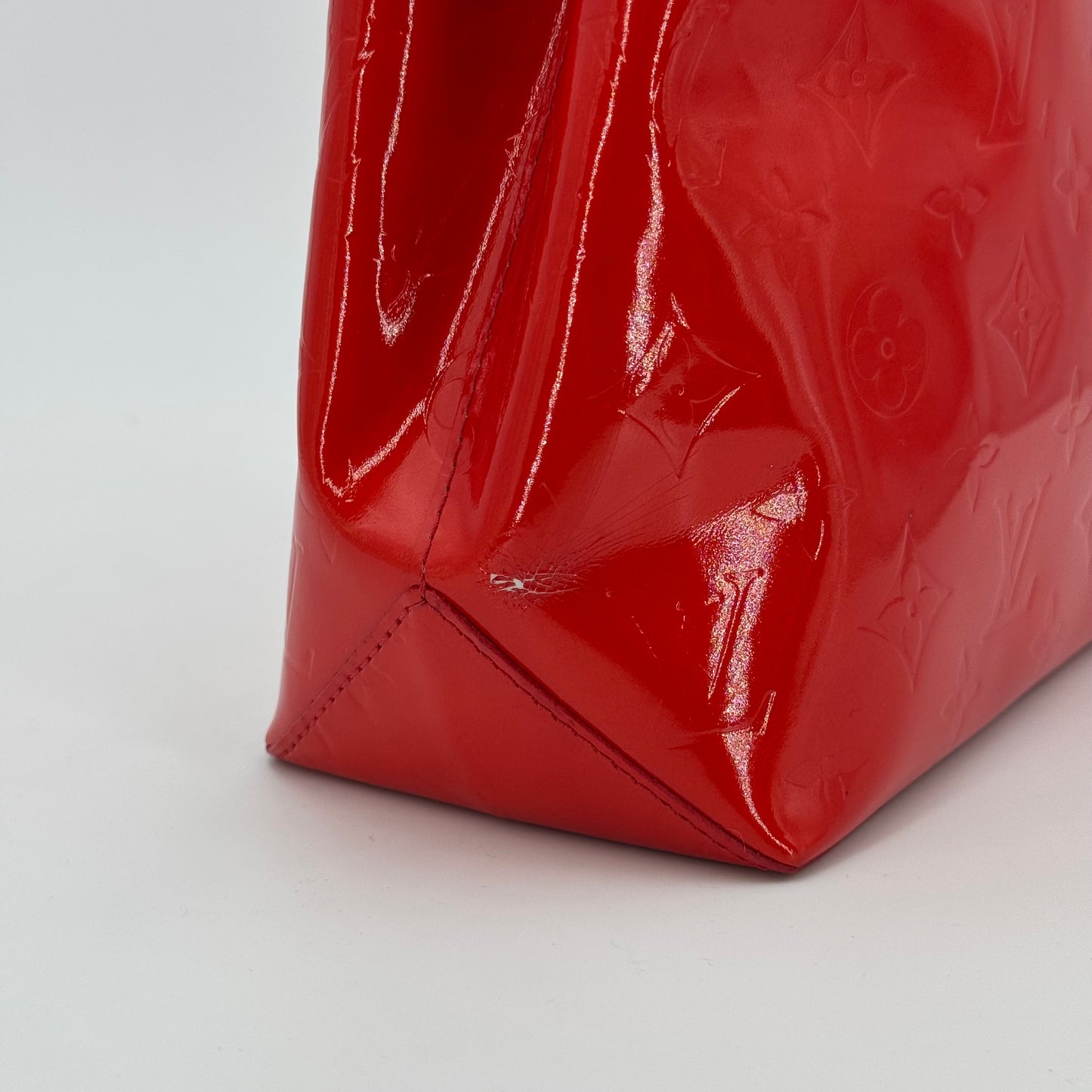 Louis Vuitton Read