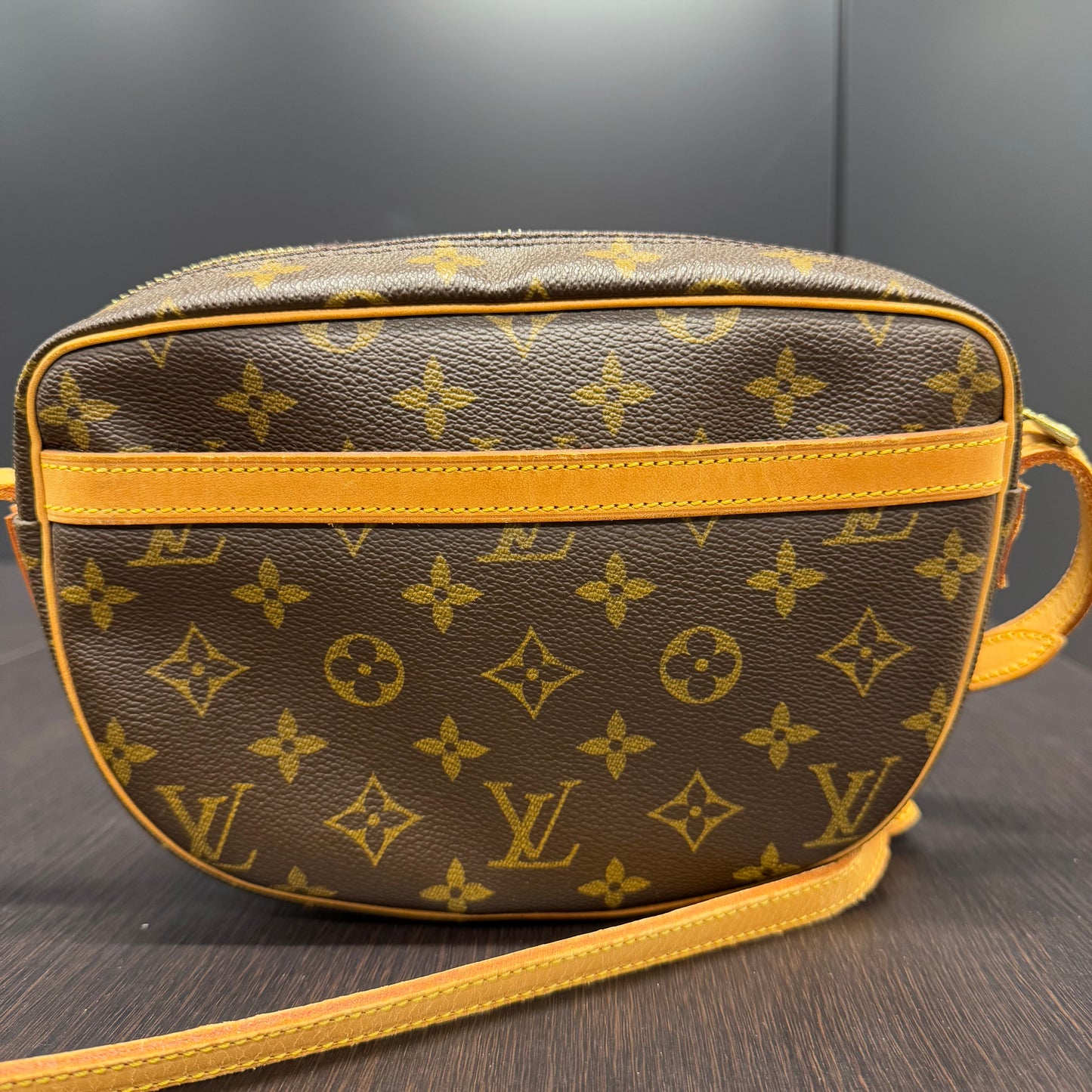 Louis Vuitton Jeune fille