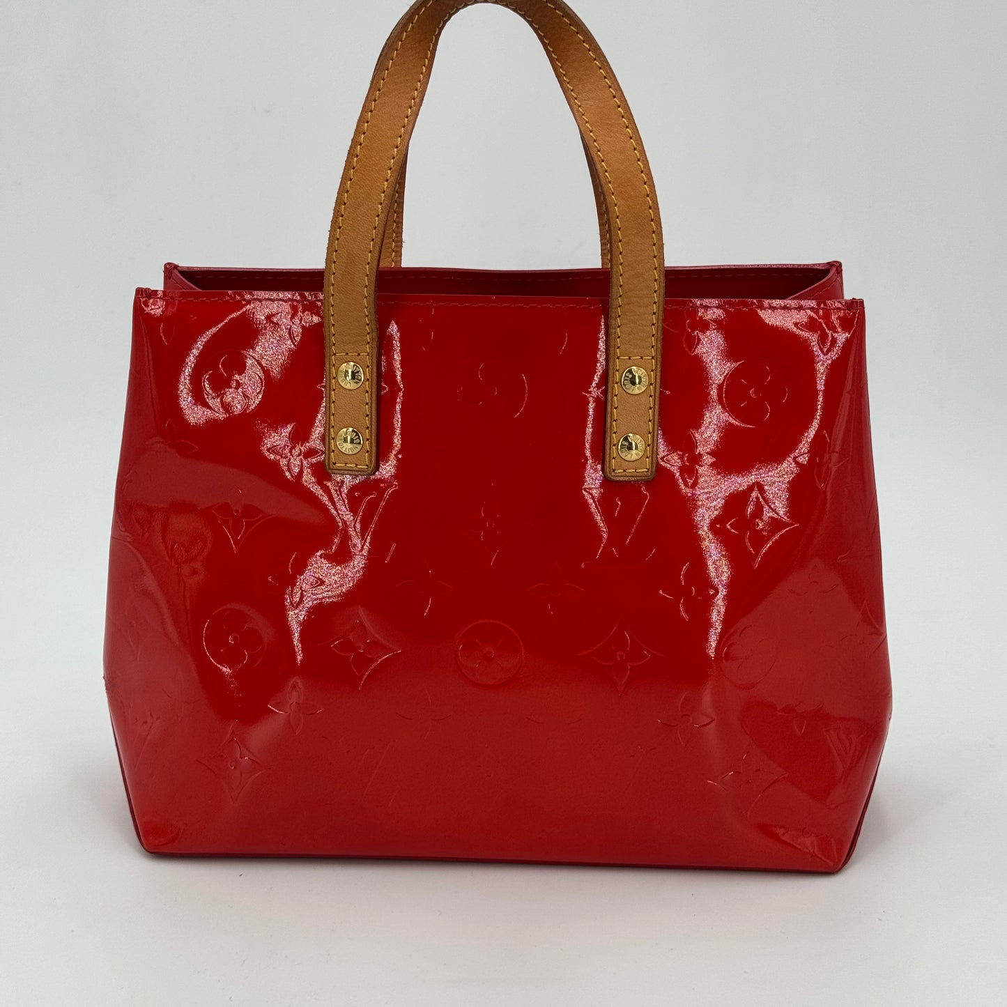 Louis Vuitton Read