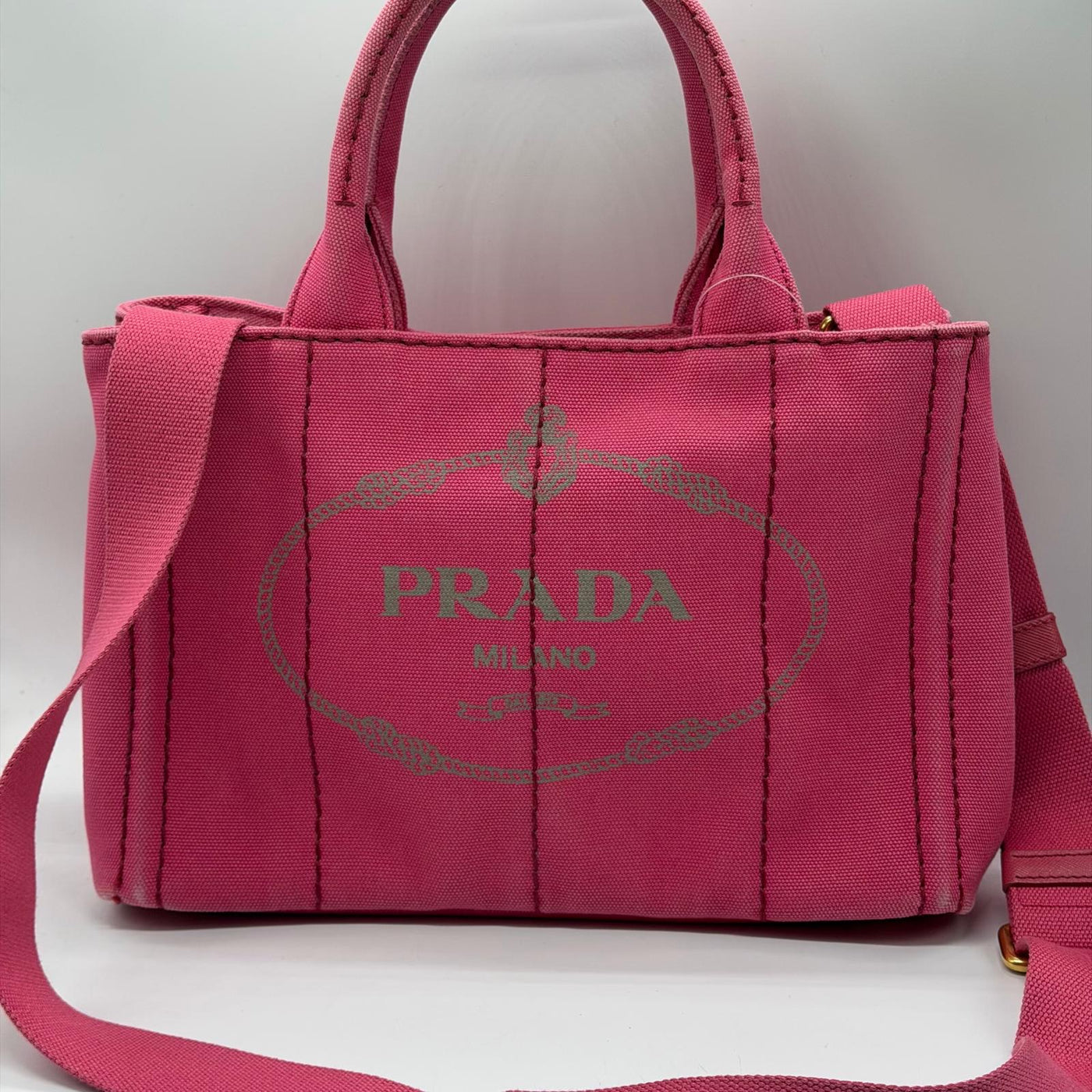Prada Canapa