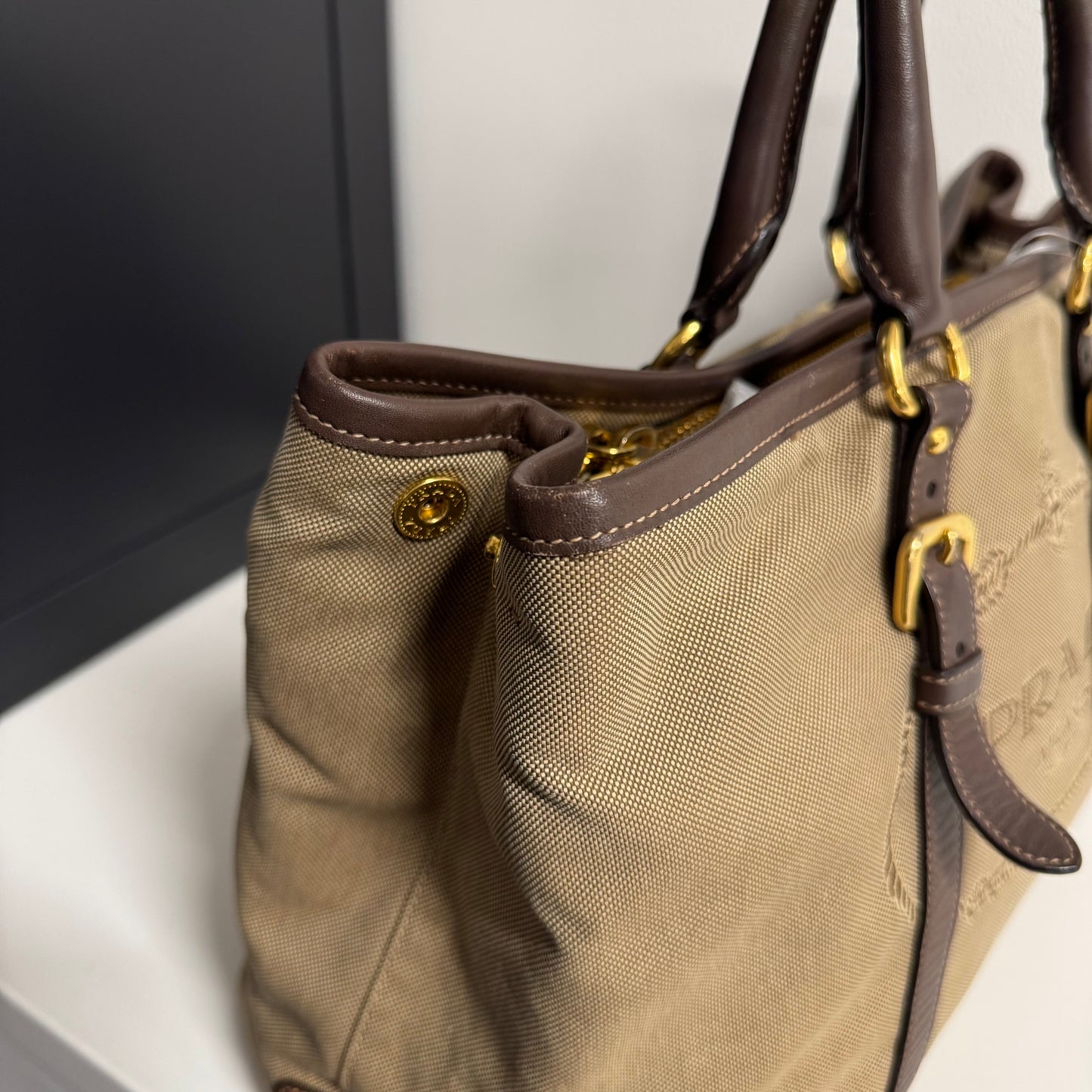 Prada shopping