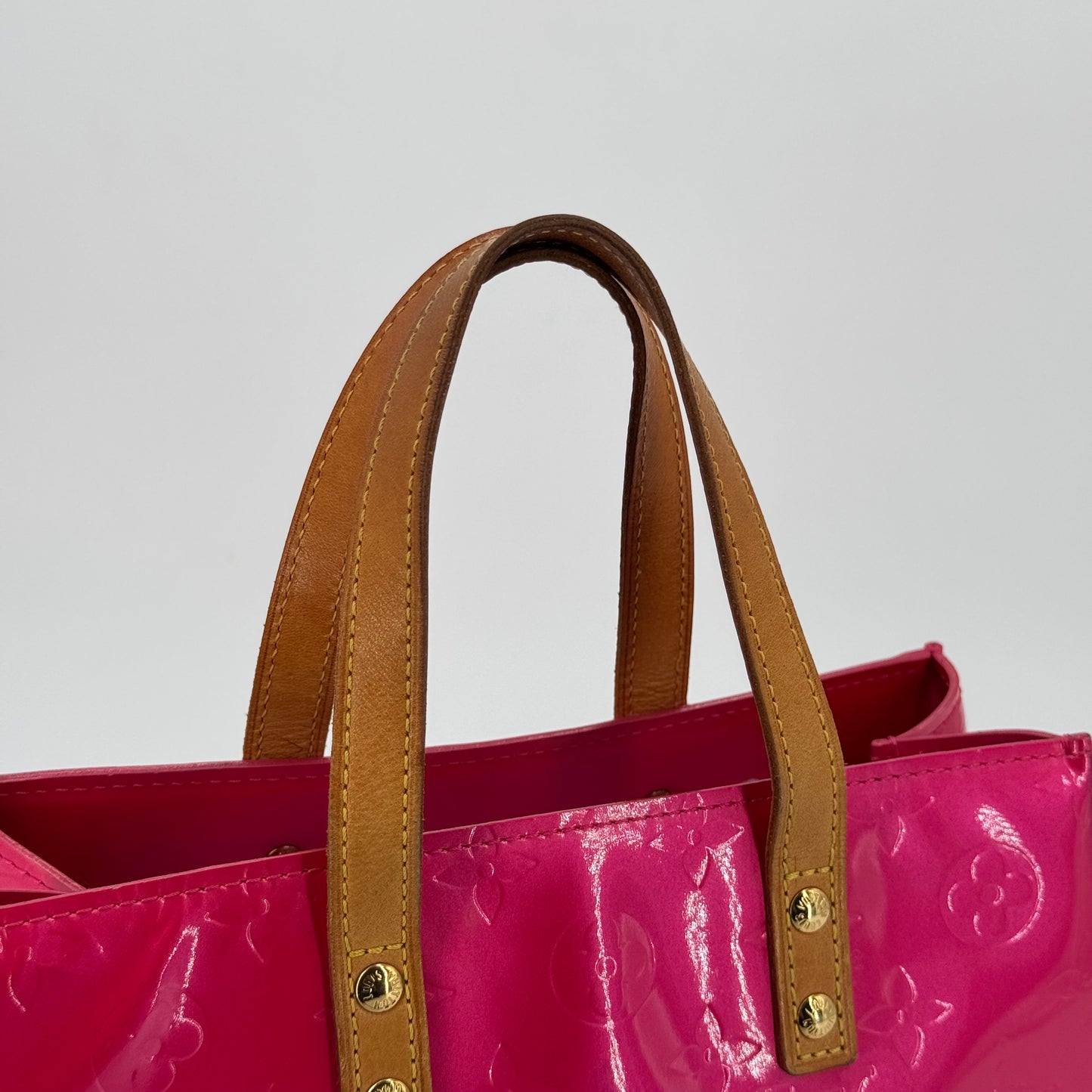 Louis Vuitton Read