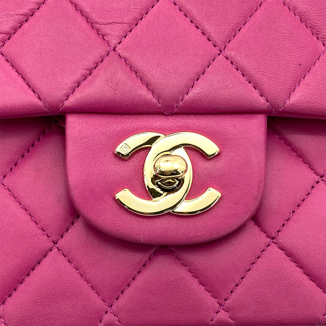 Chanel Classique 1112