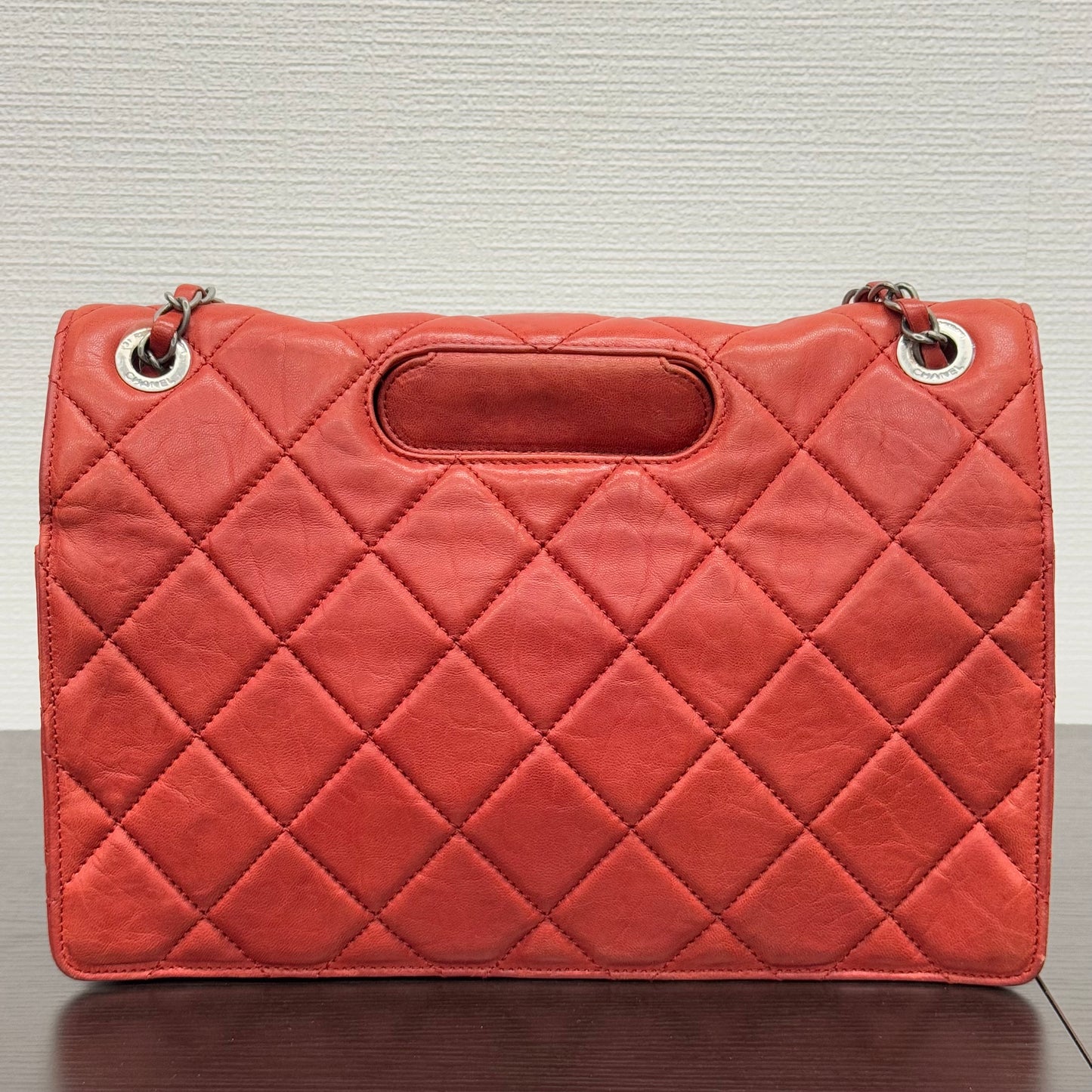 Chanel édition limitée rouge