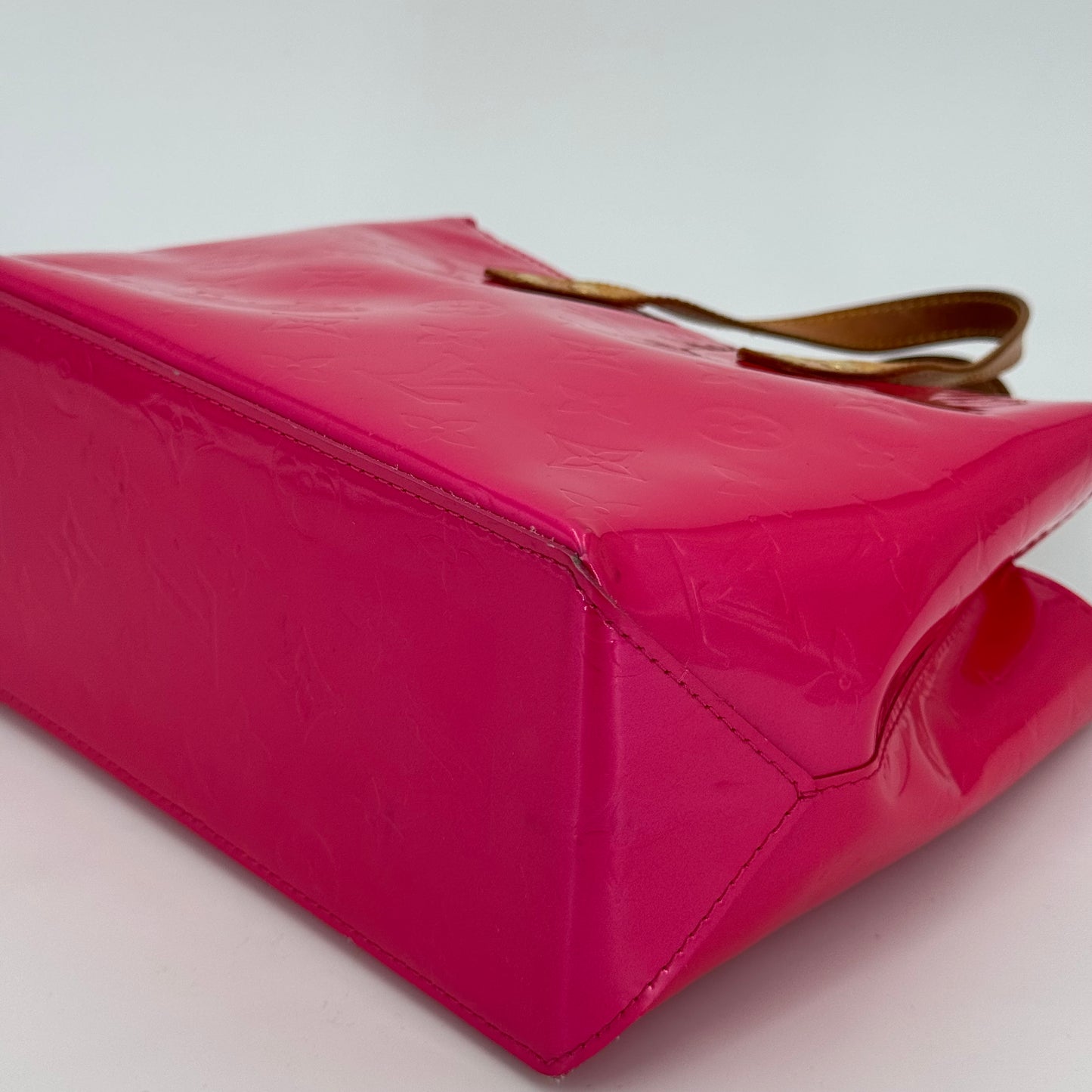 Louis Vuitton Read