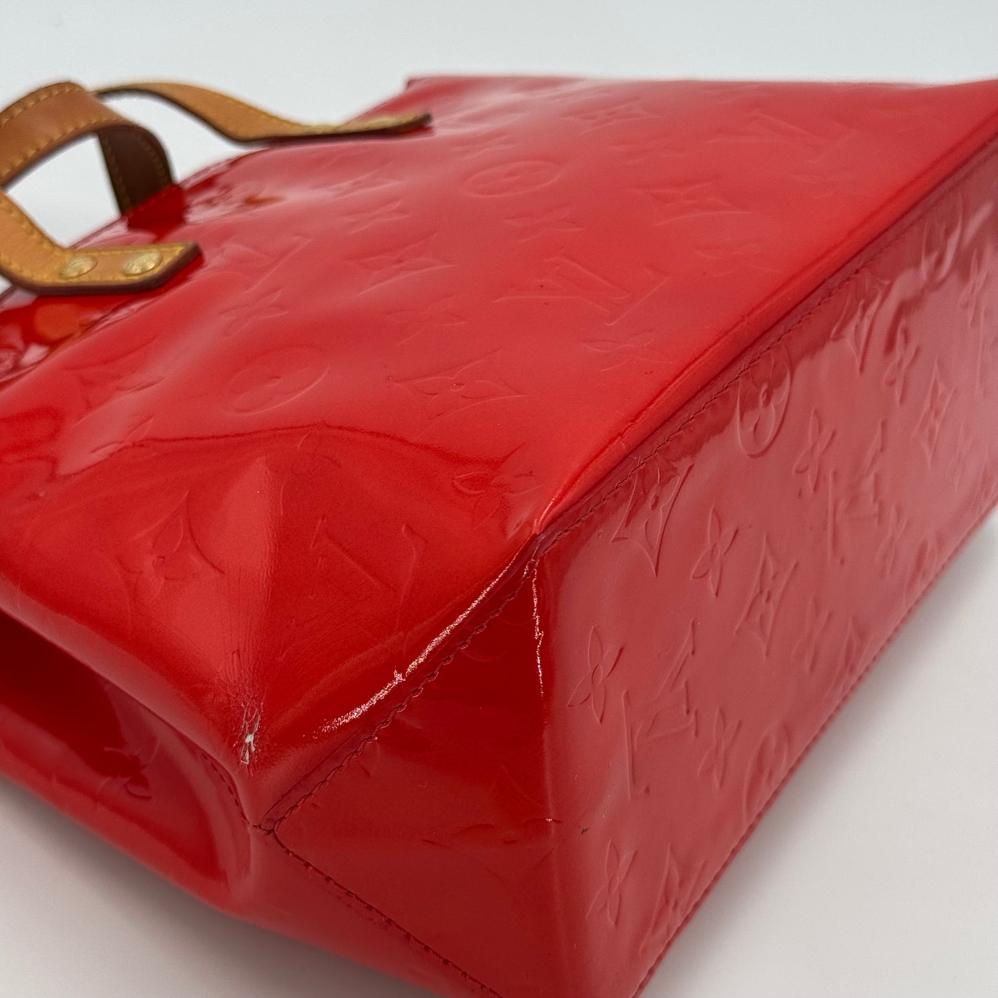 Louis Vuitton Read