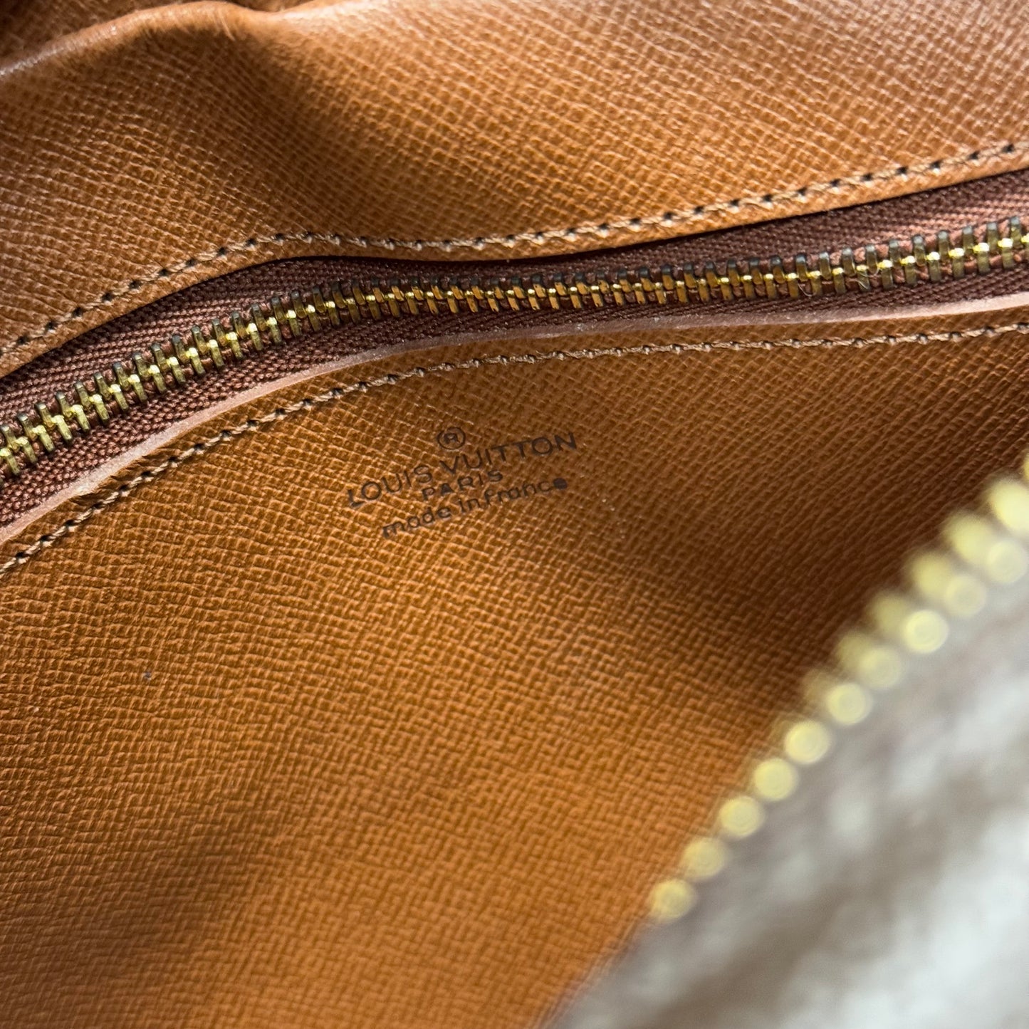 Louis Vuitton Jeune fille
