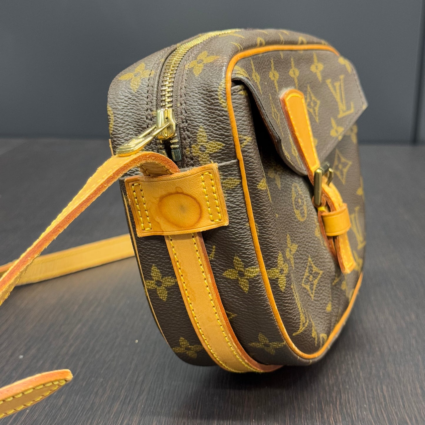 Louis Vuitton Jeune fille