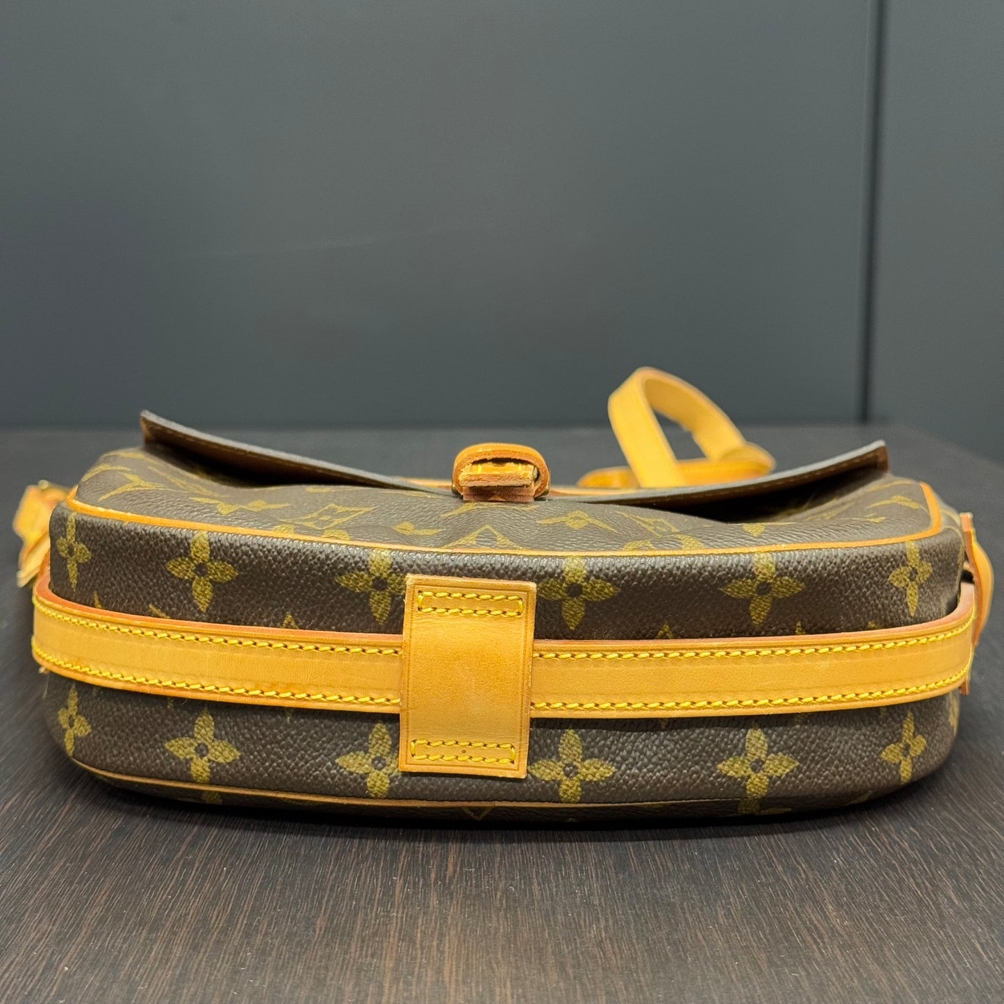Louis Vuitton Jeune fille