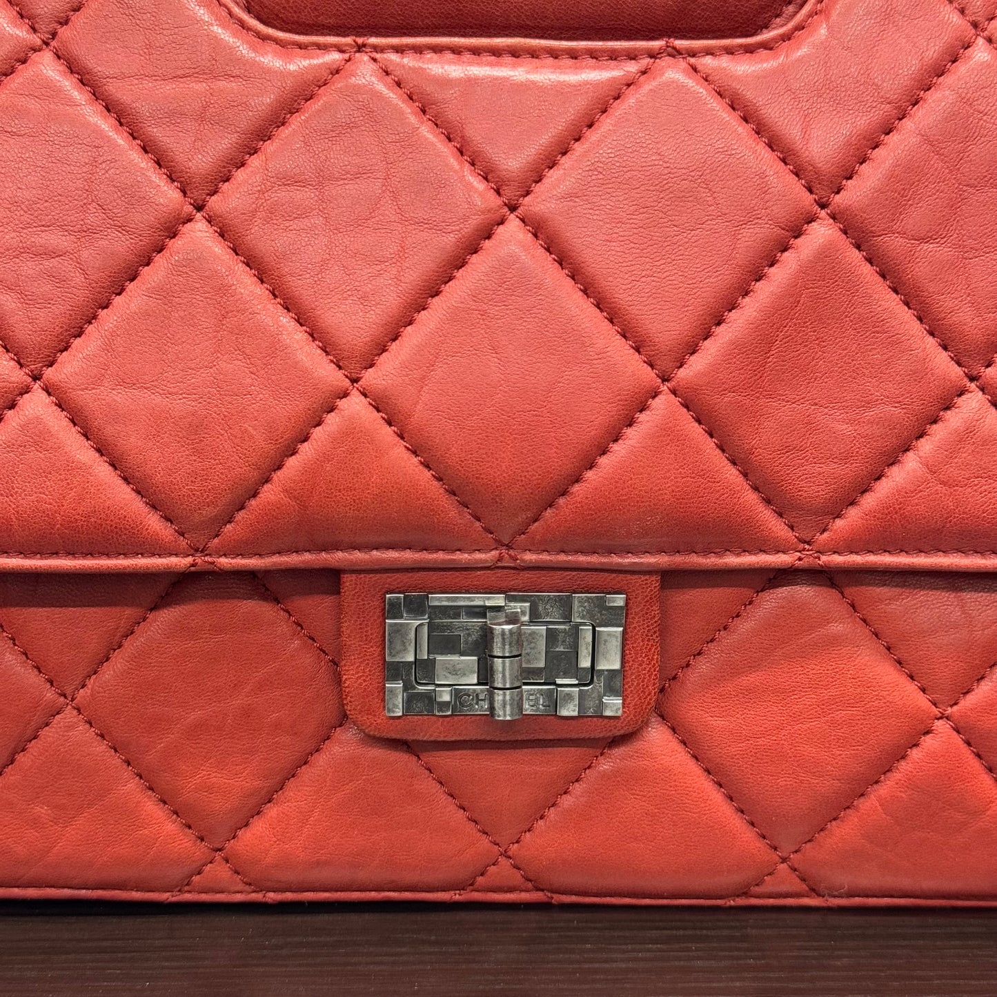 Chanel édition limitée rouge