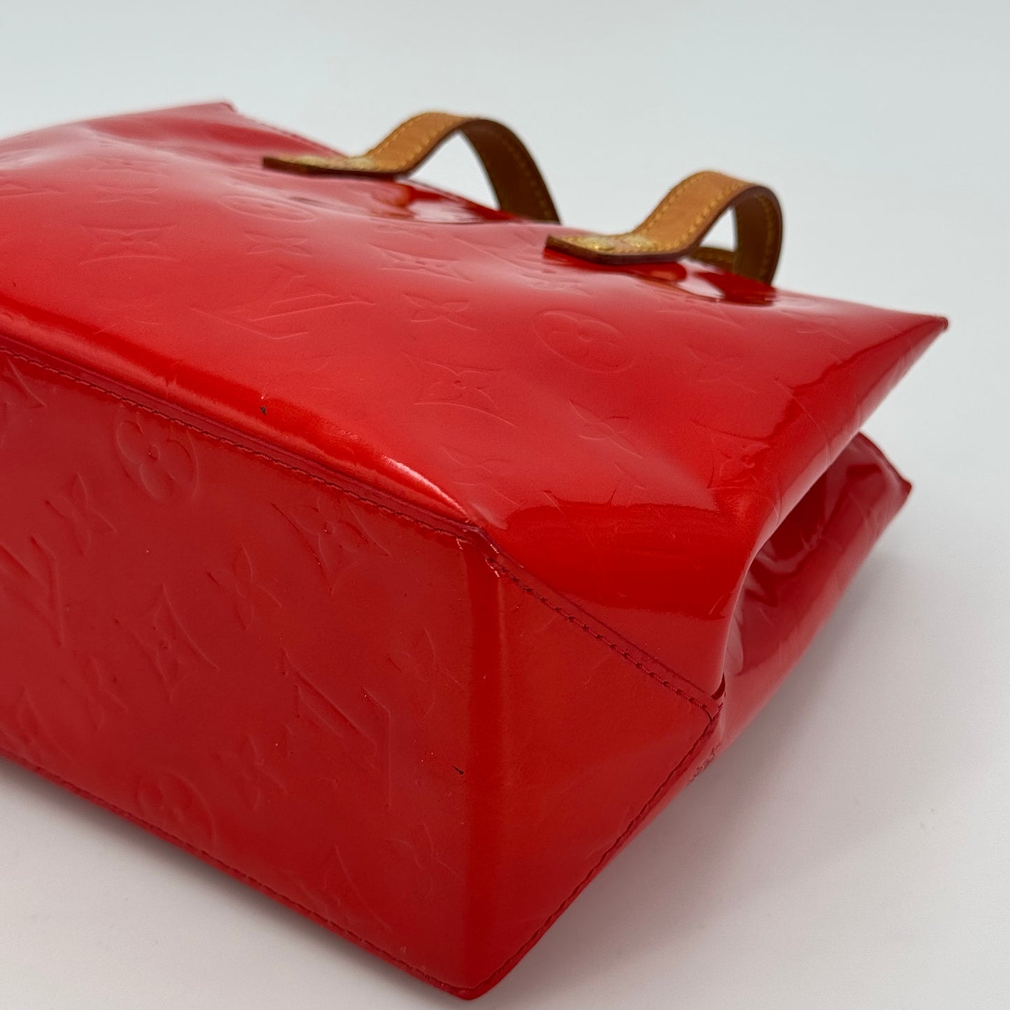 Louis Vuitton Read