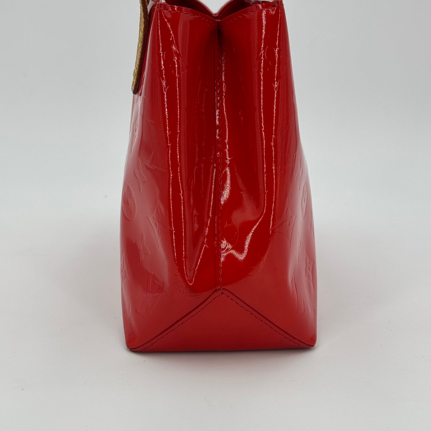Louis Vuitton Read