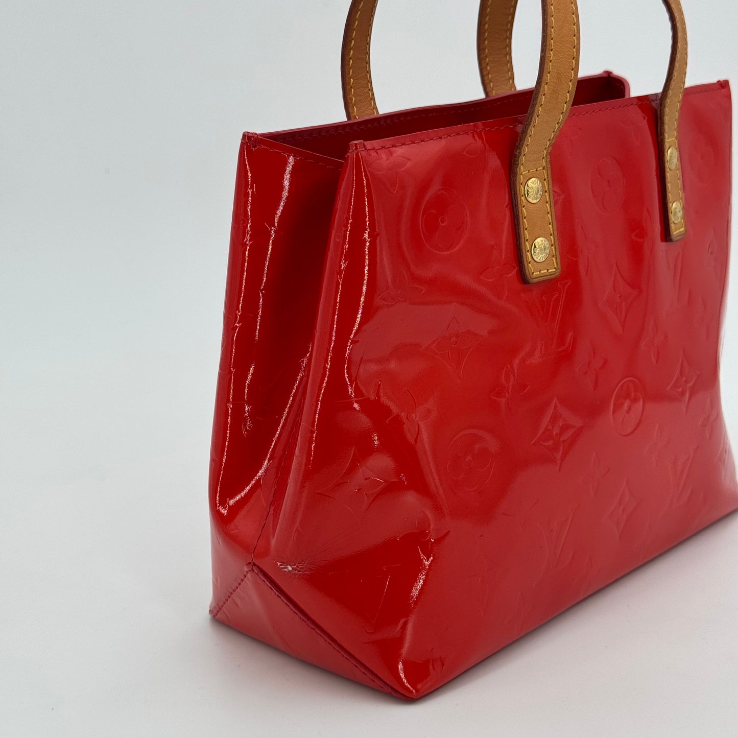 Louis Vuitton Read