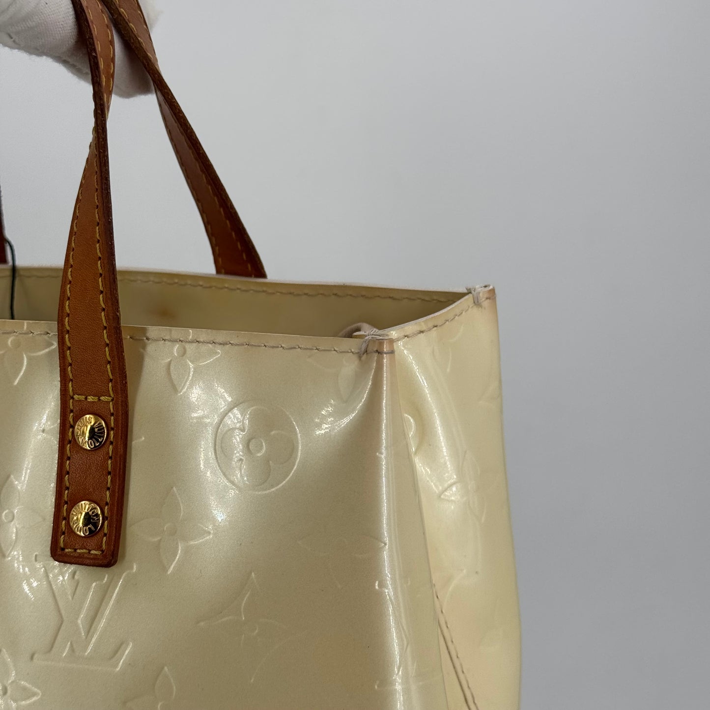 Louis Vuitton reade