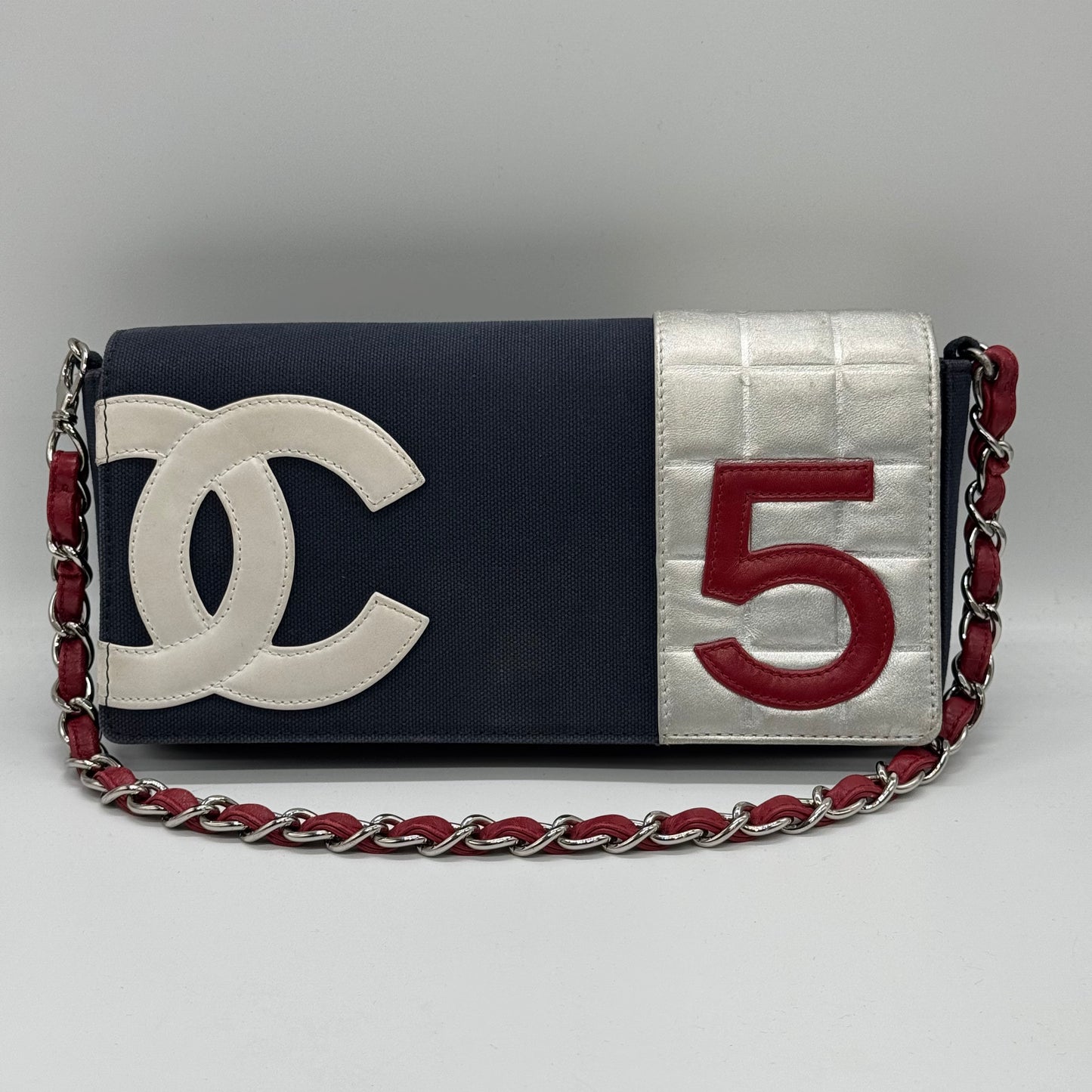 Chanel Baguette 5