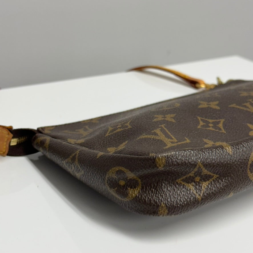 Louis Vuitton Pochette Accessoires Bandoulière