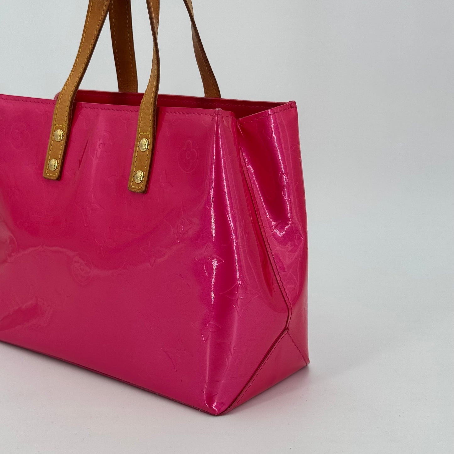 Louis Vuitton Read