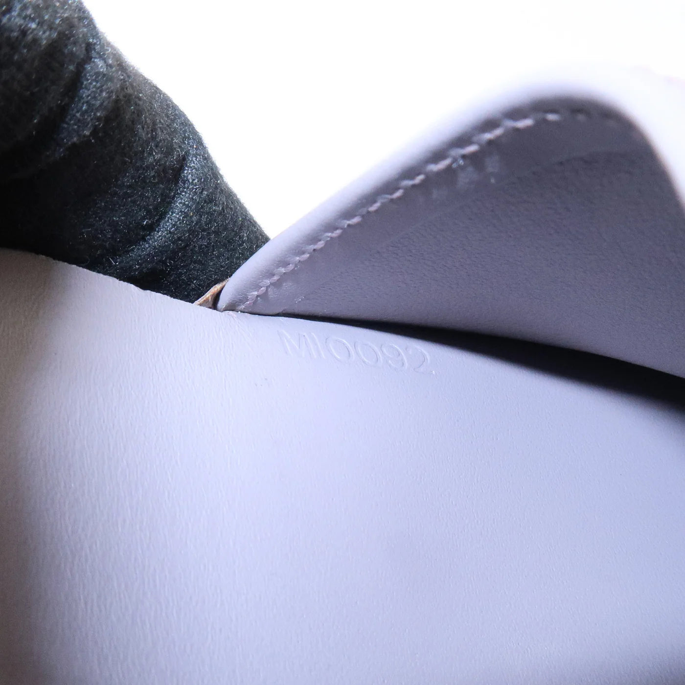 Louis Vuitton portefeuille lilas MI0092