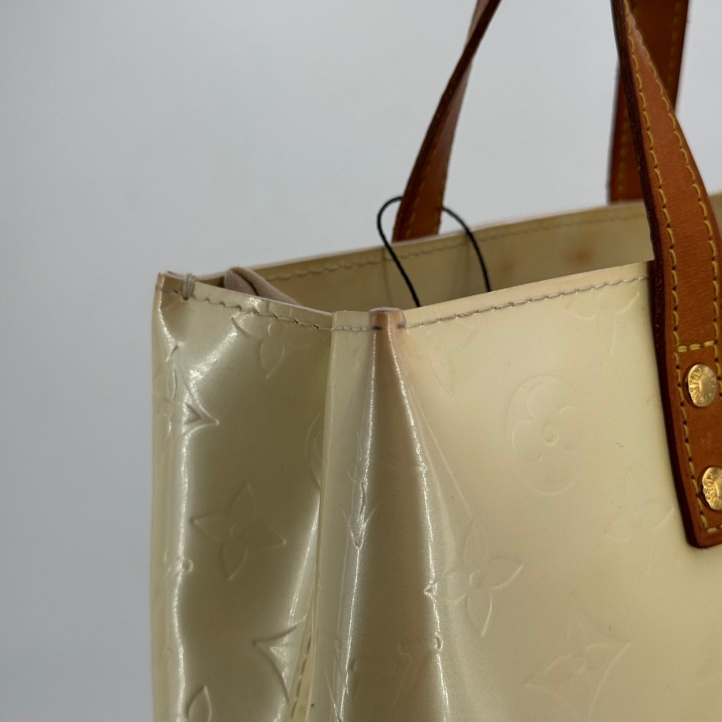 Louis Vuitton reade