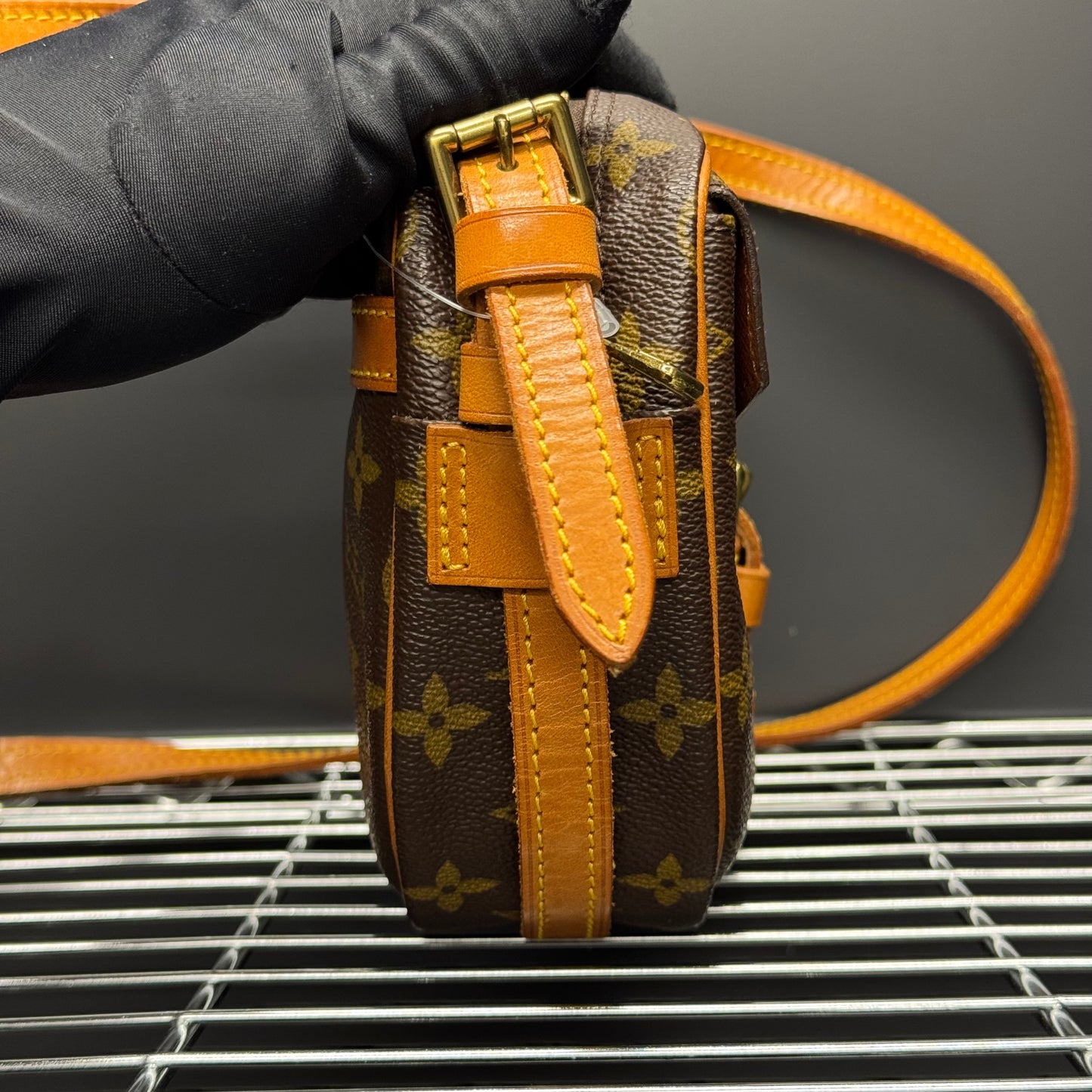 Louis Vuitton Jeune fille