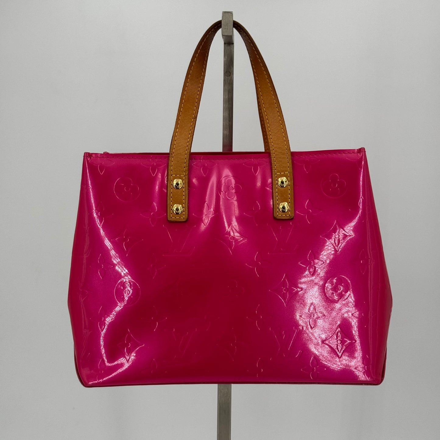 Louis Vuitton Read
