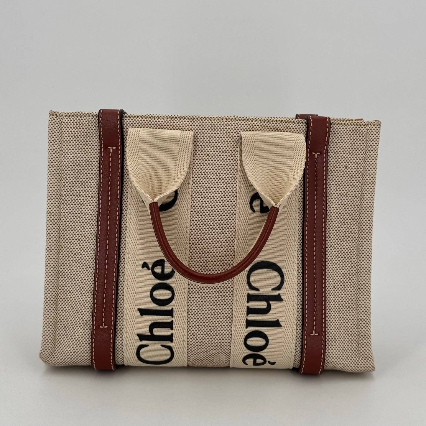 Chloé Woody