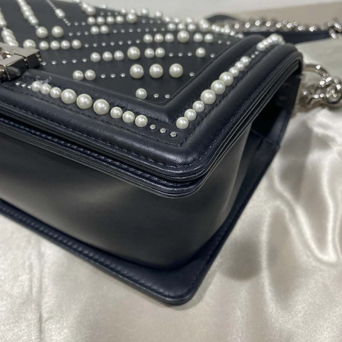 Chanel Boy perles