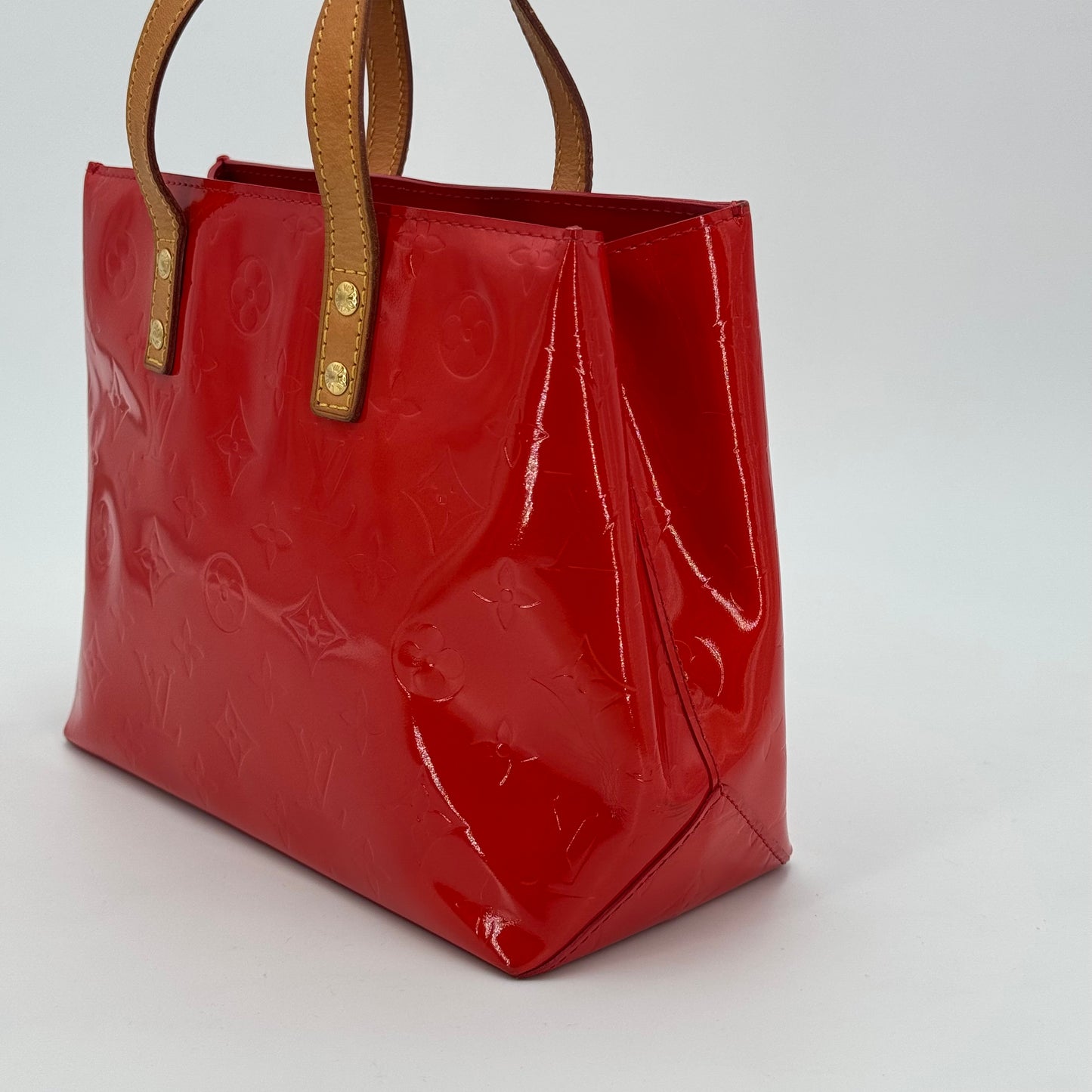 Louis Vuitton Read