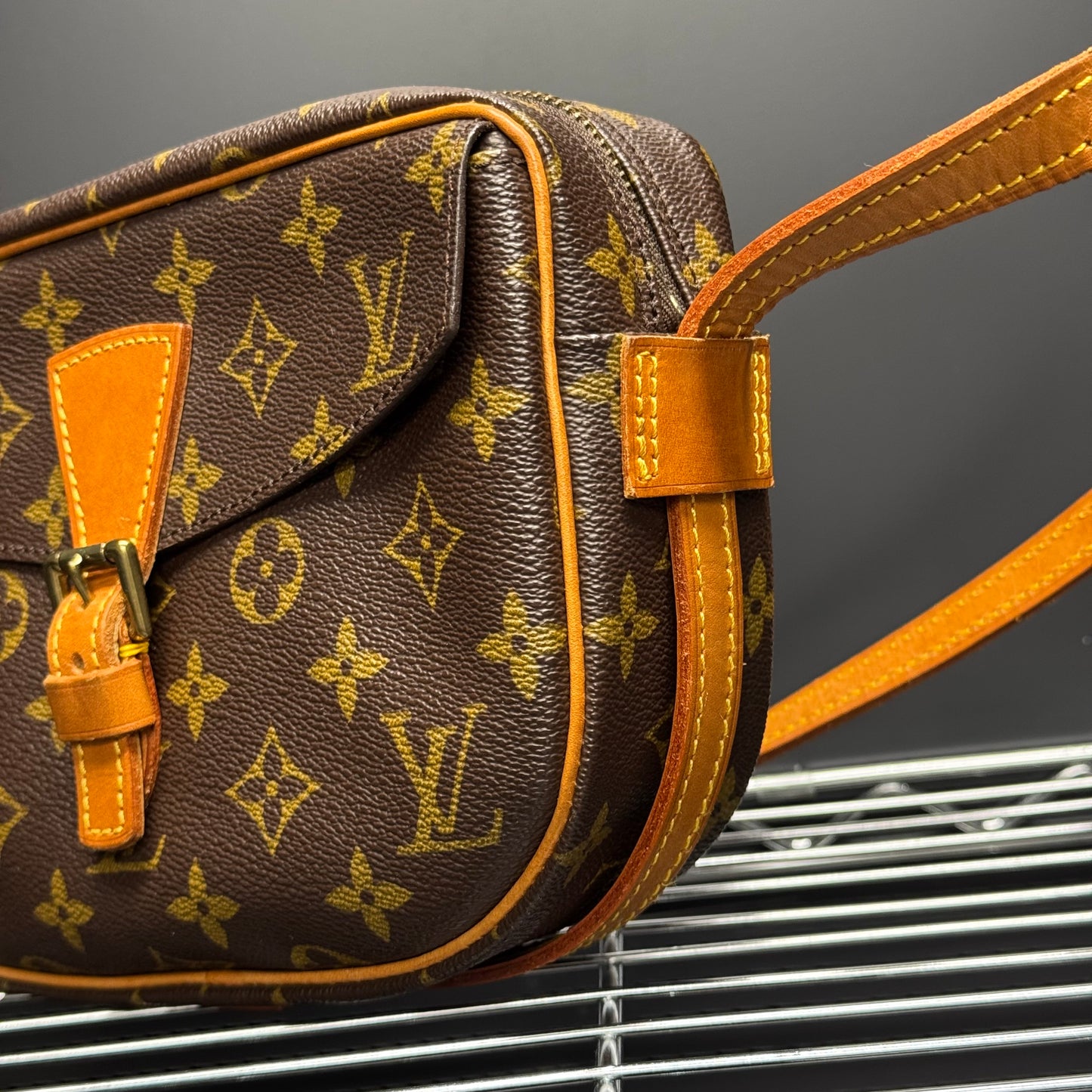 Louis Vuitton Jeune fille