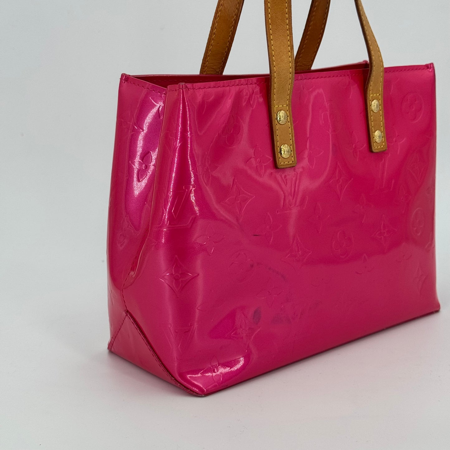 Louis Vuitton Read