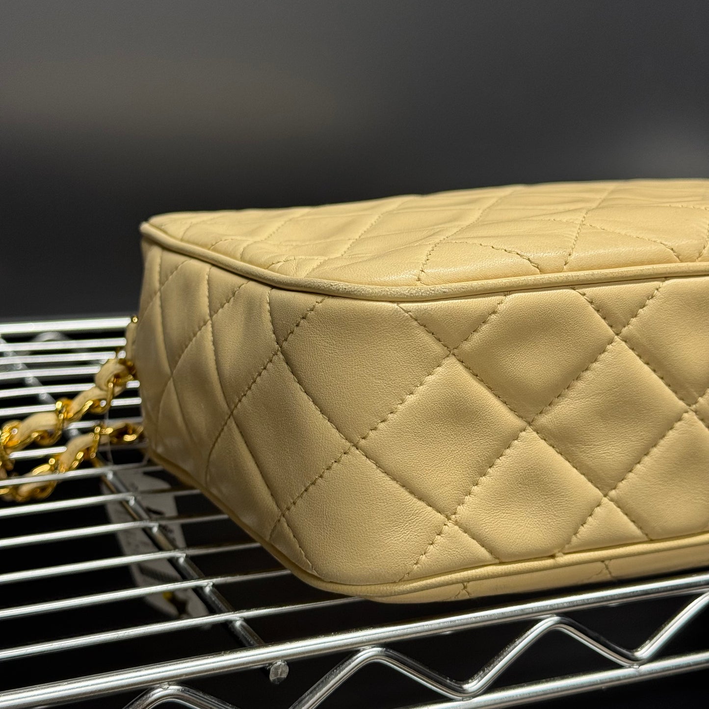 Chanel Caméra Beige