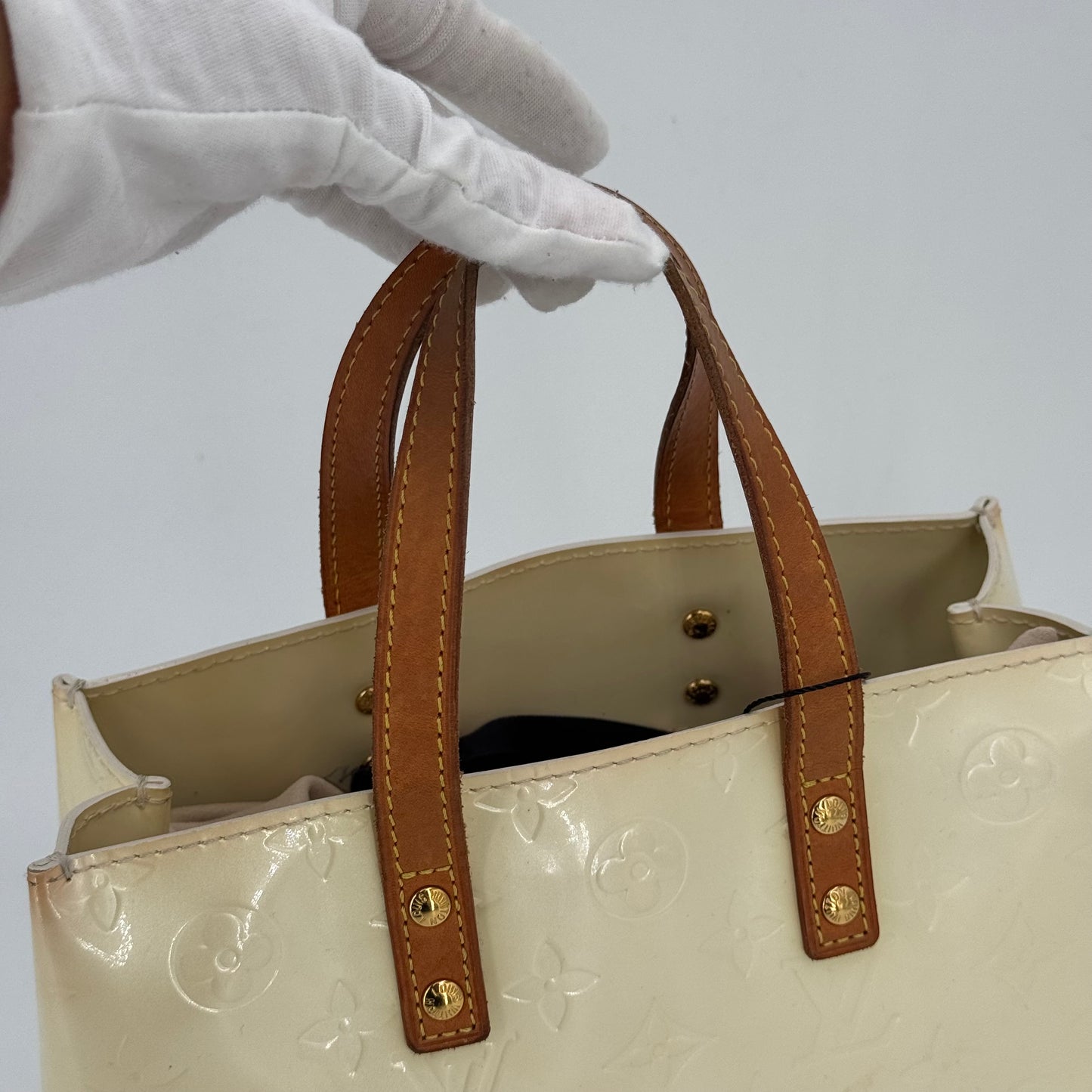 Louis Vuitton reade