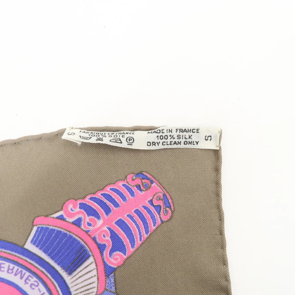 Hermès carré “ Étendards et Bannières “